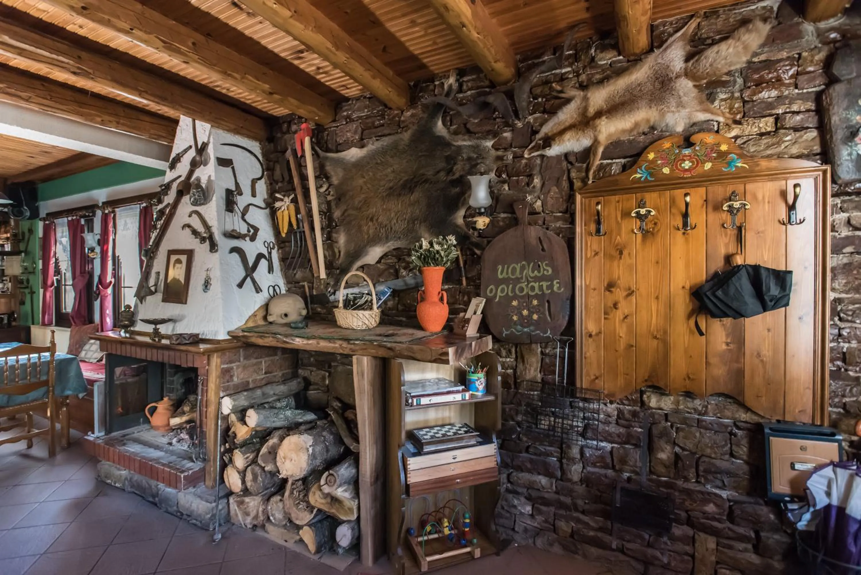 Decorative detail in I Gonia Tis Linas