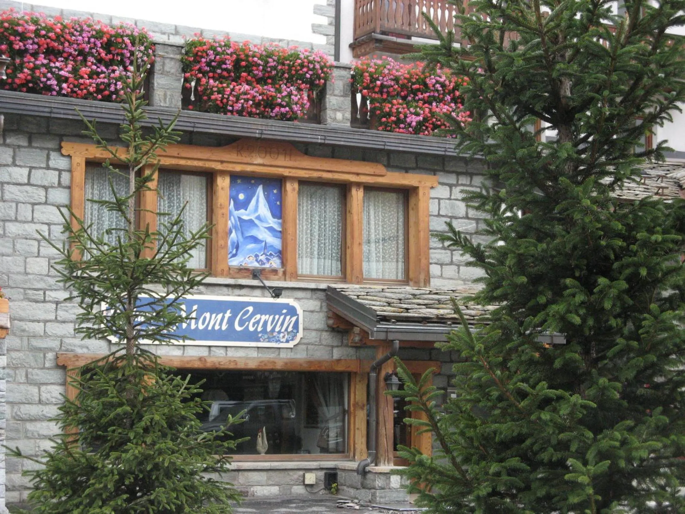 Facade/entrance in Chambres Mont Cervin