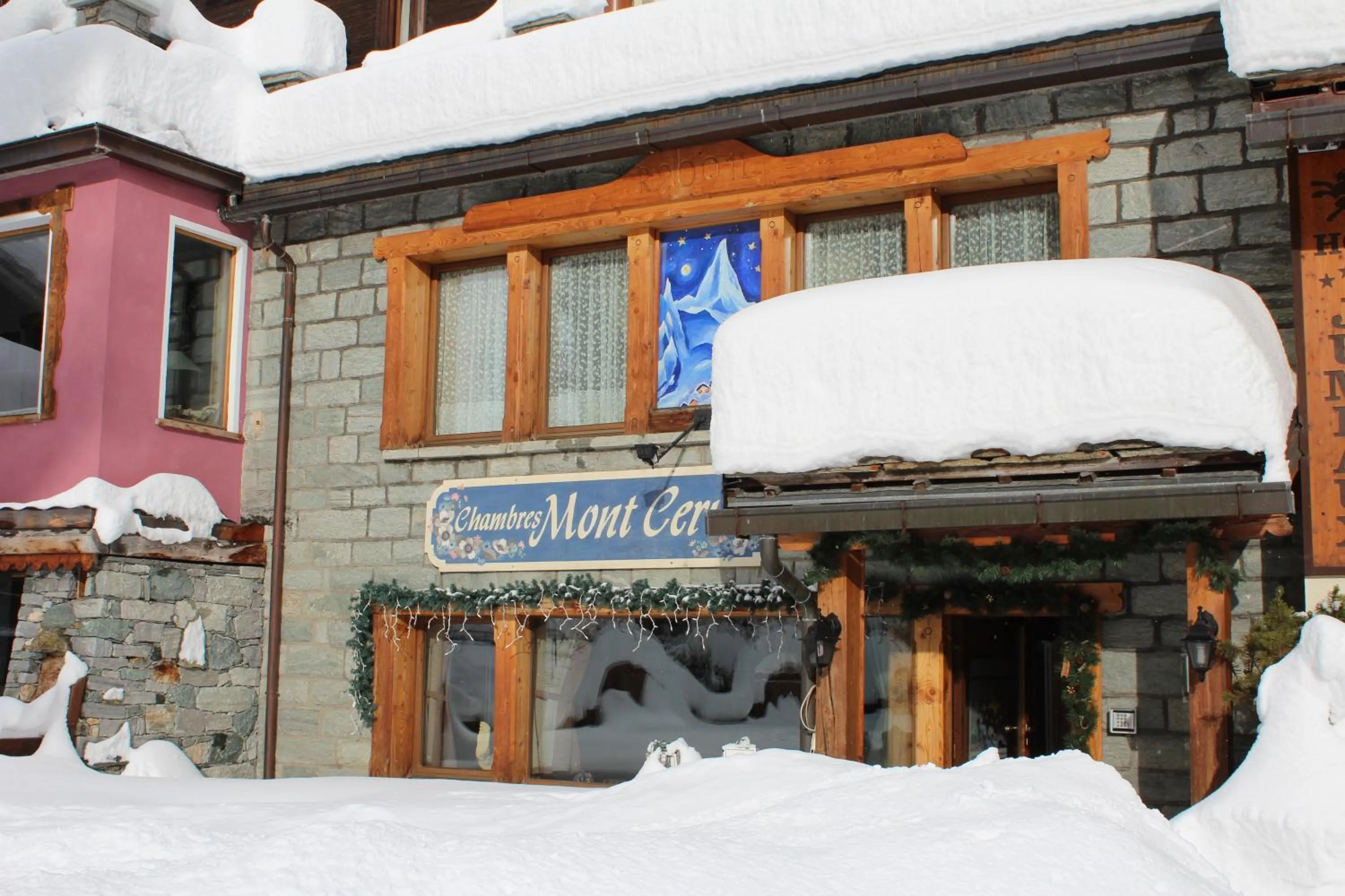 Facade/entrance in Chambres Mont Cervin
