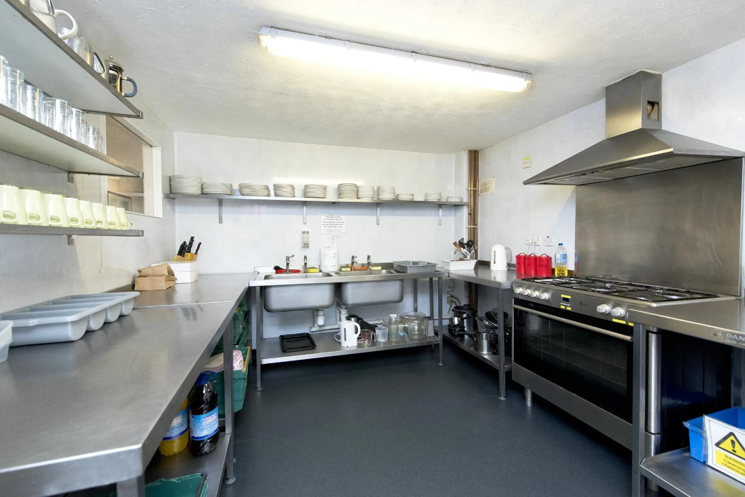 Kitchen or kitchenette in YHA Okehampton - Partner
