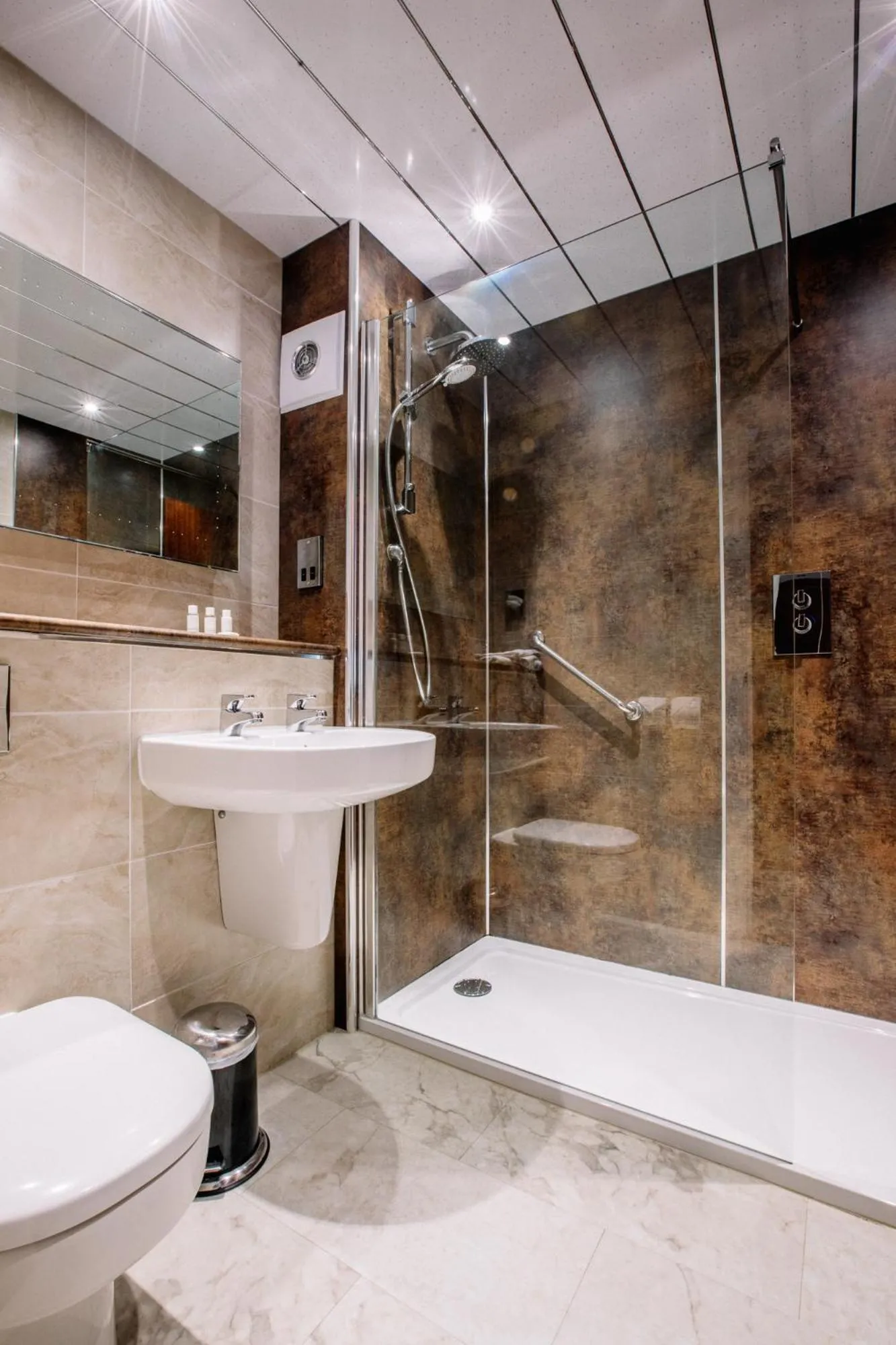 The Crooklands, BW Signature Collection