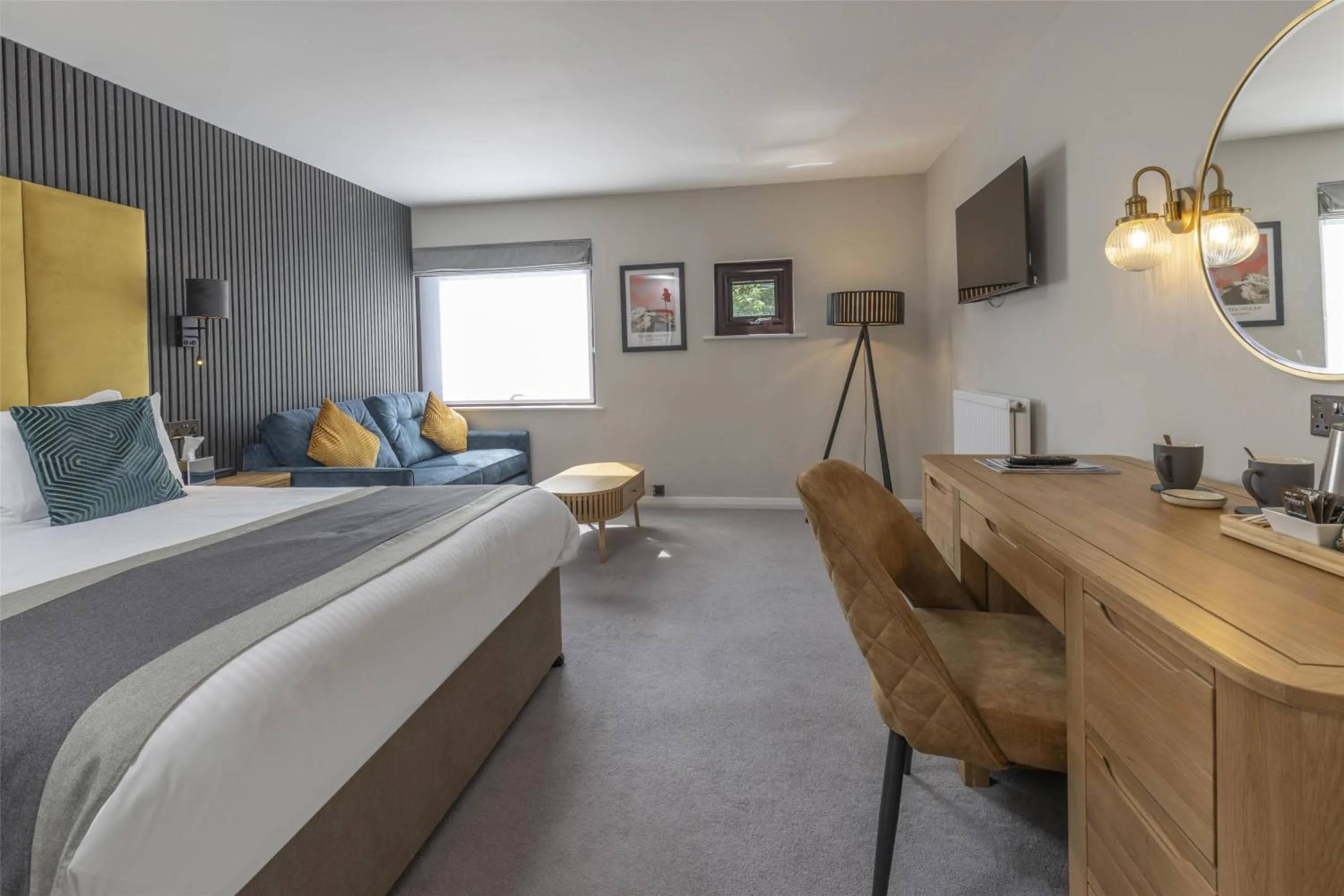 Bedroom, Bed in The Crooklands, BW Signature Collection