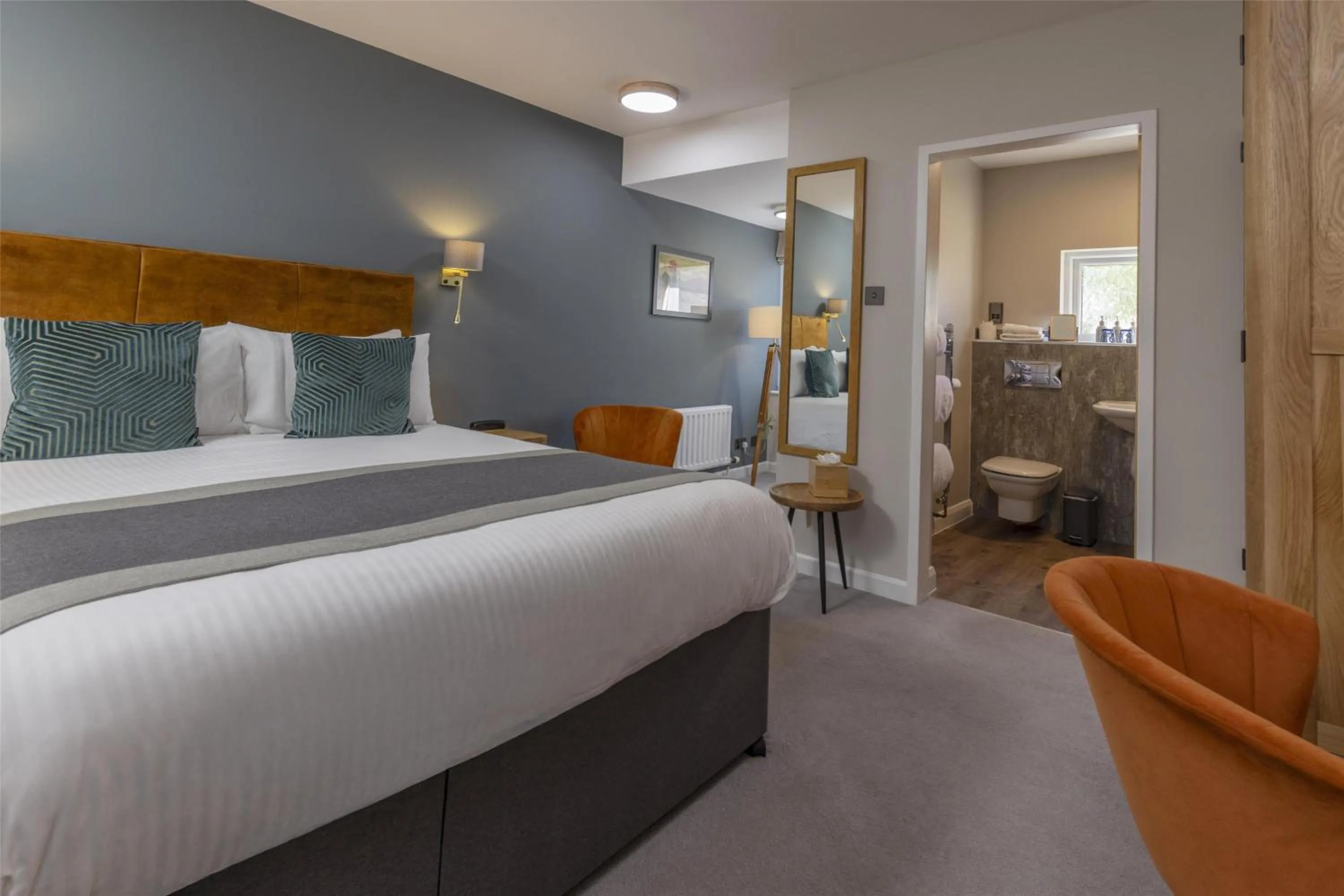 Bedroom, Bed in The Crooklands, BW Signature Collection