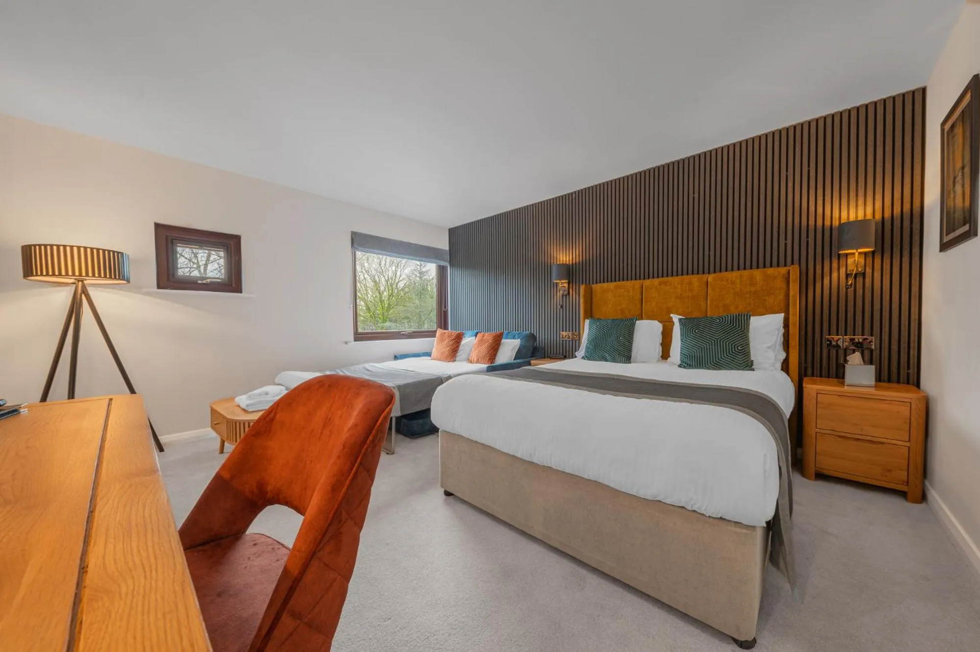 Bedroom, Bed in The Crooklands, BW Signature Collection