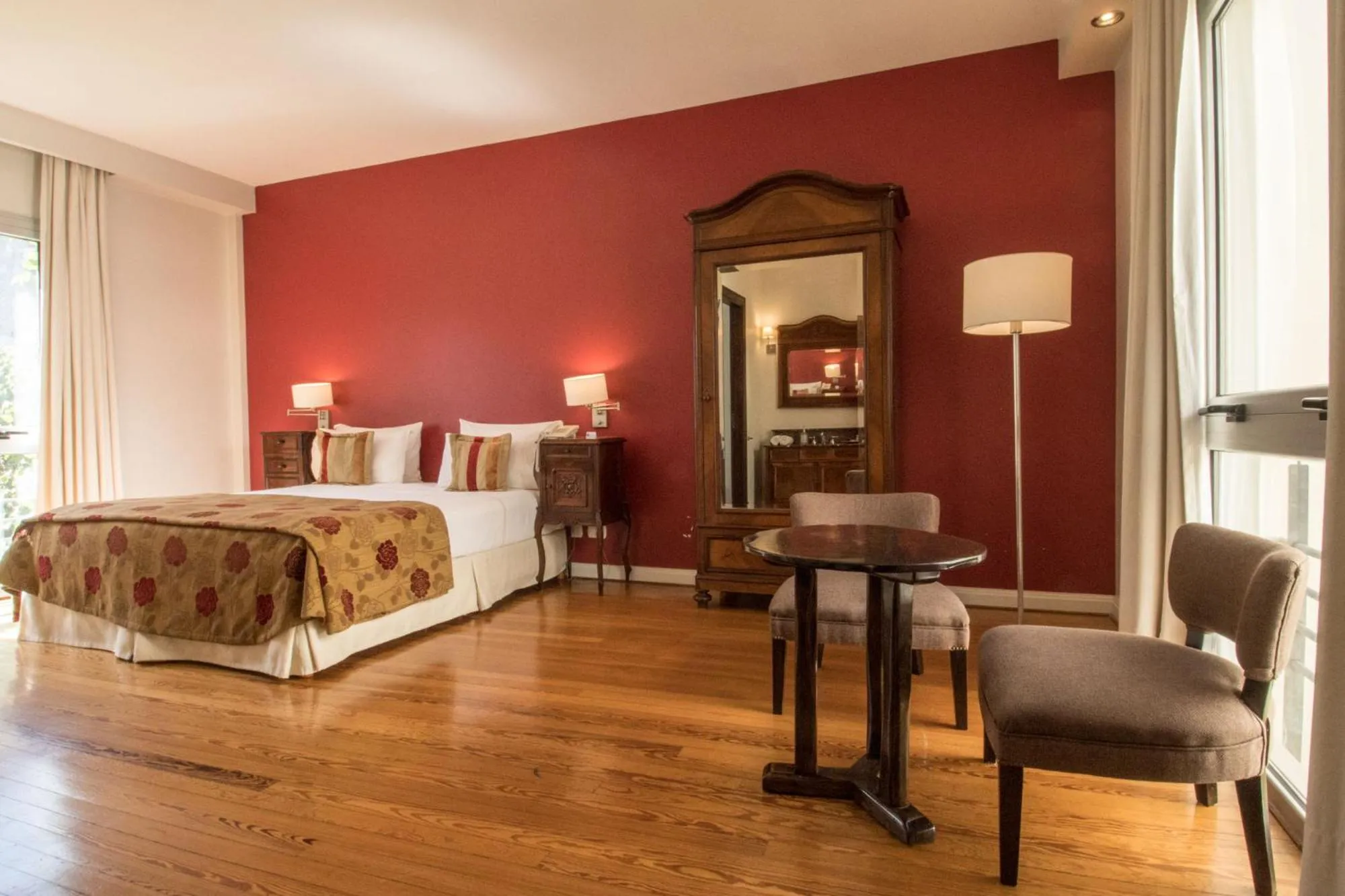 Photo of the whole room, Bed in Magnolia Hotel Boutique