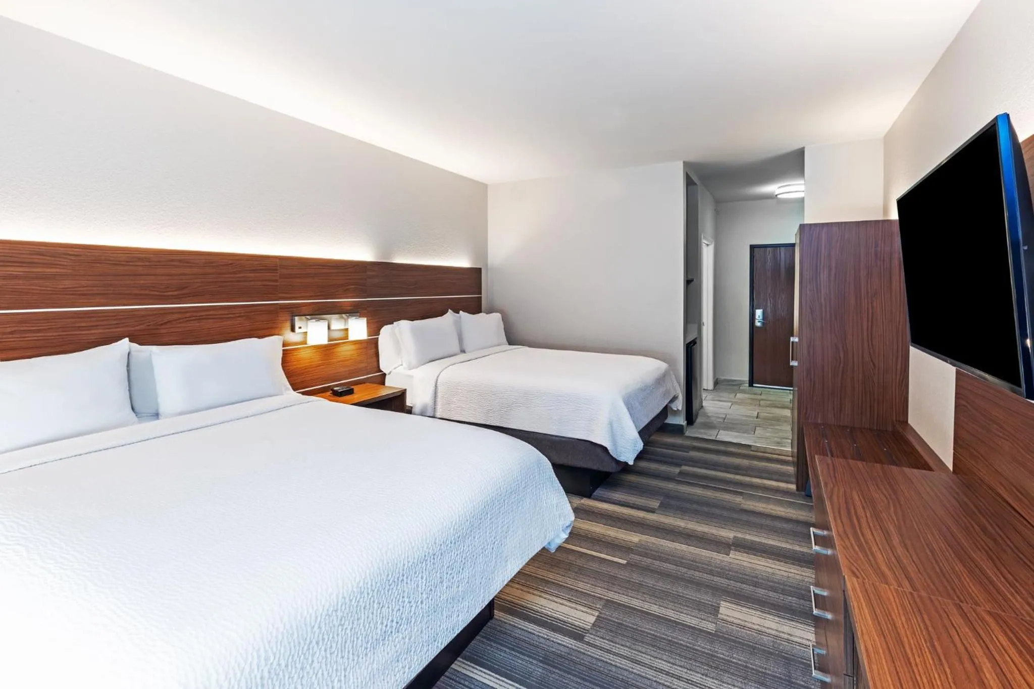 Photo of the whole room, Bed in Holiday Inn Express & Suites Del Rio by IHG