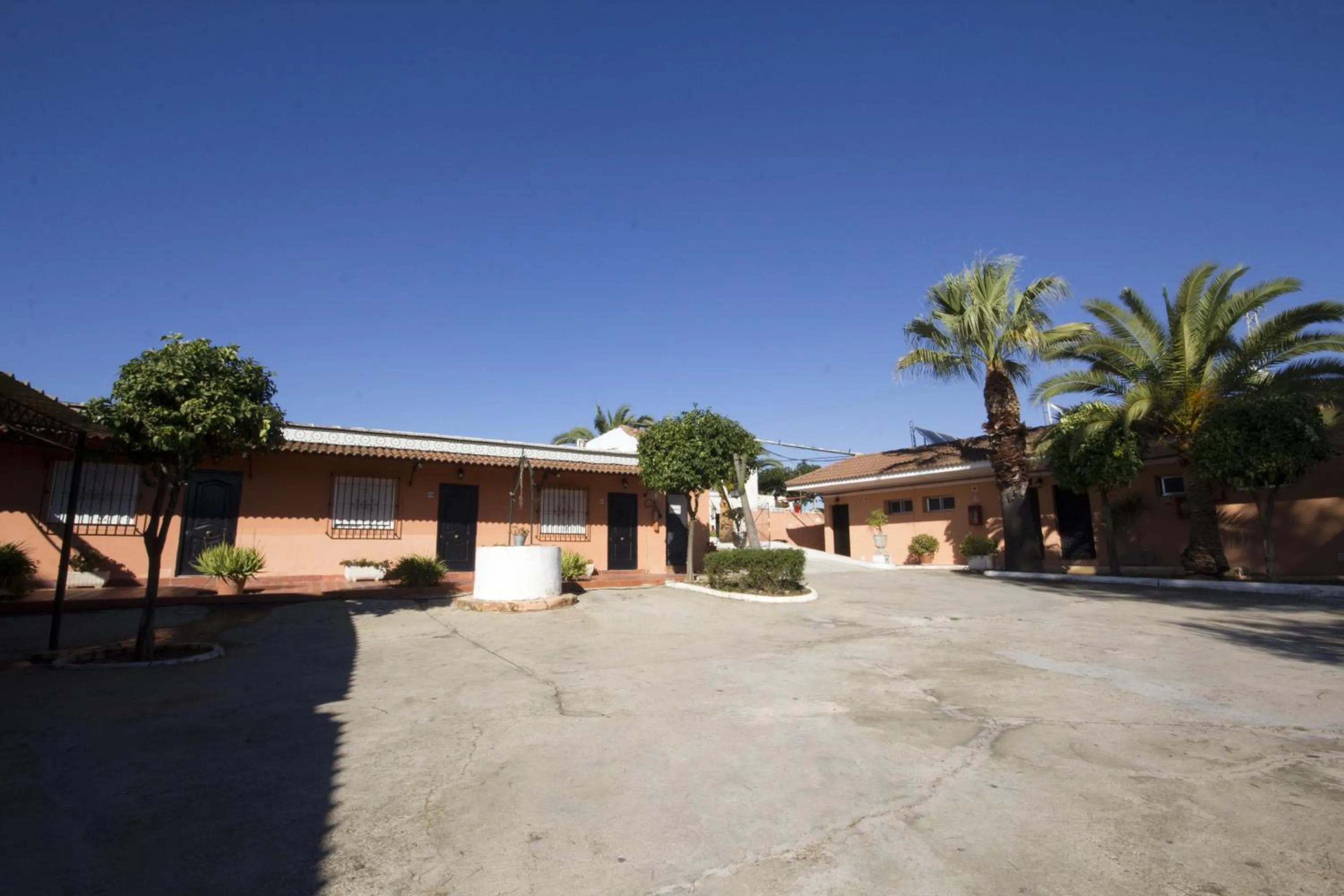 Facade/entrance in Hostal Nueva Andalucia