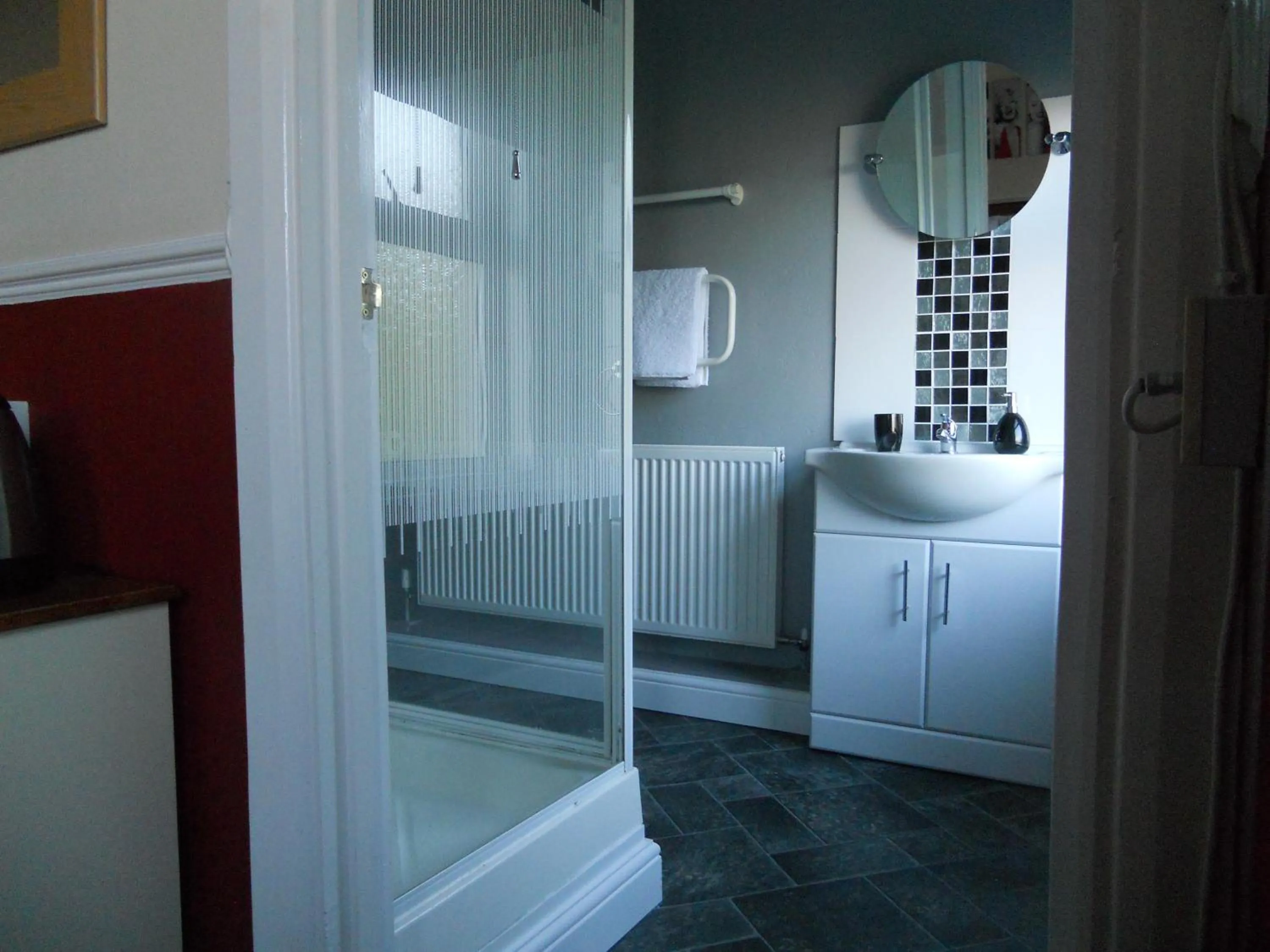 Shower in All Seasons Guest House