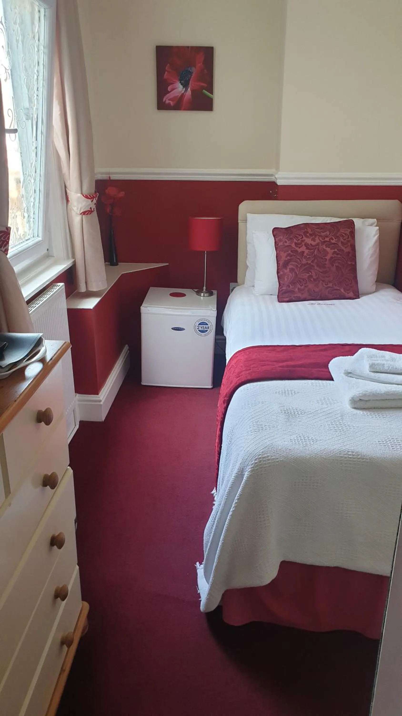 Photo of the whole room, Bed in All Seasons Guest House