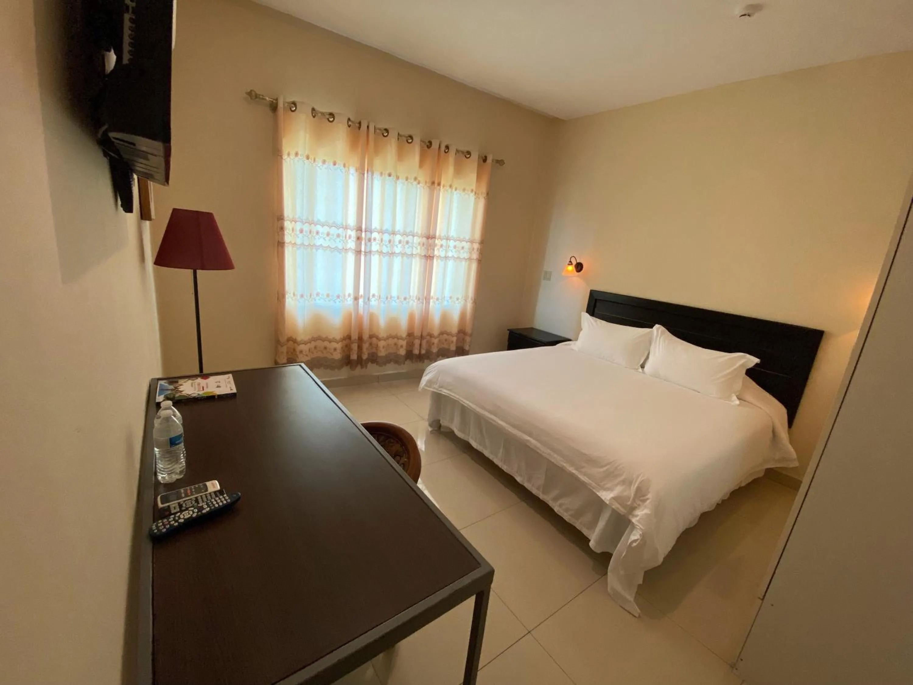 Communal lounge/ TV room, Bed in Hotel F Sur Inn