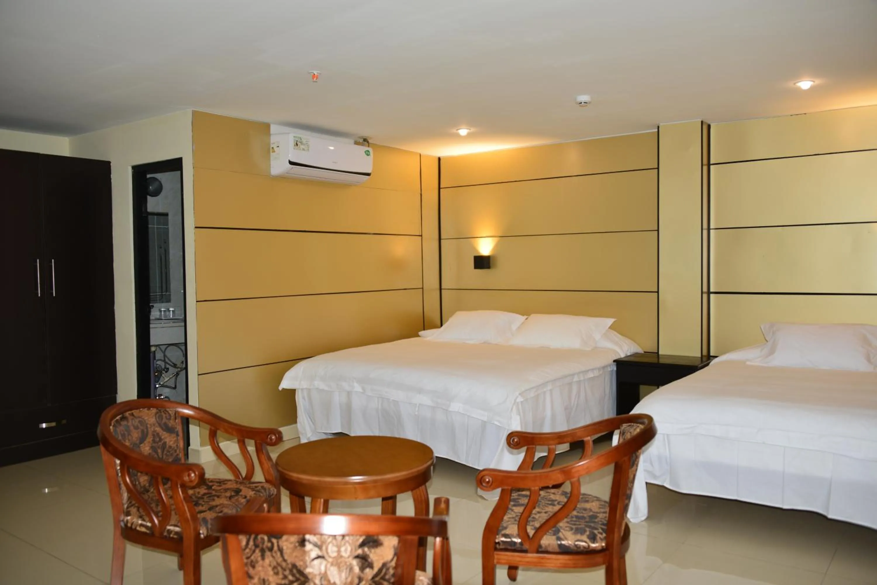 Photo of the whole room, Bed in Hotel F Sur Inn