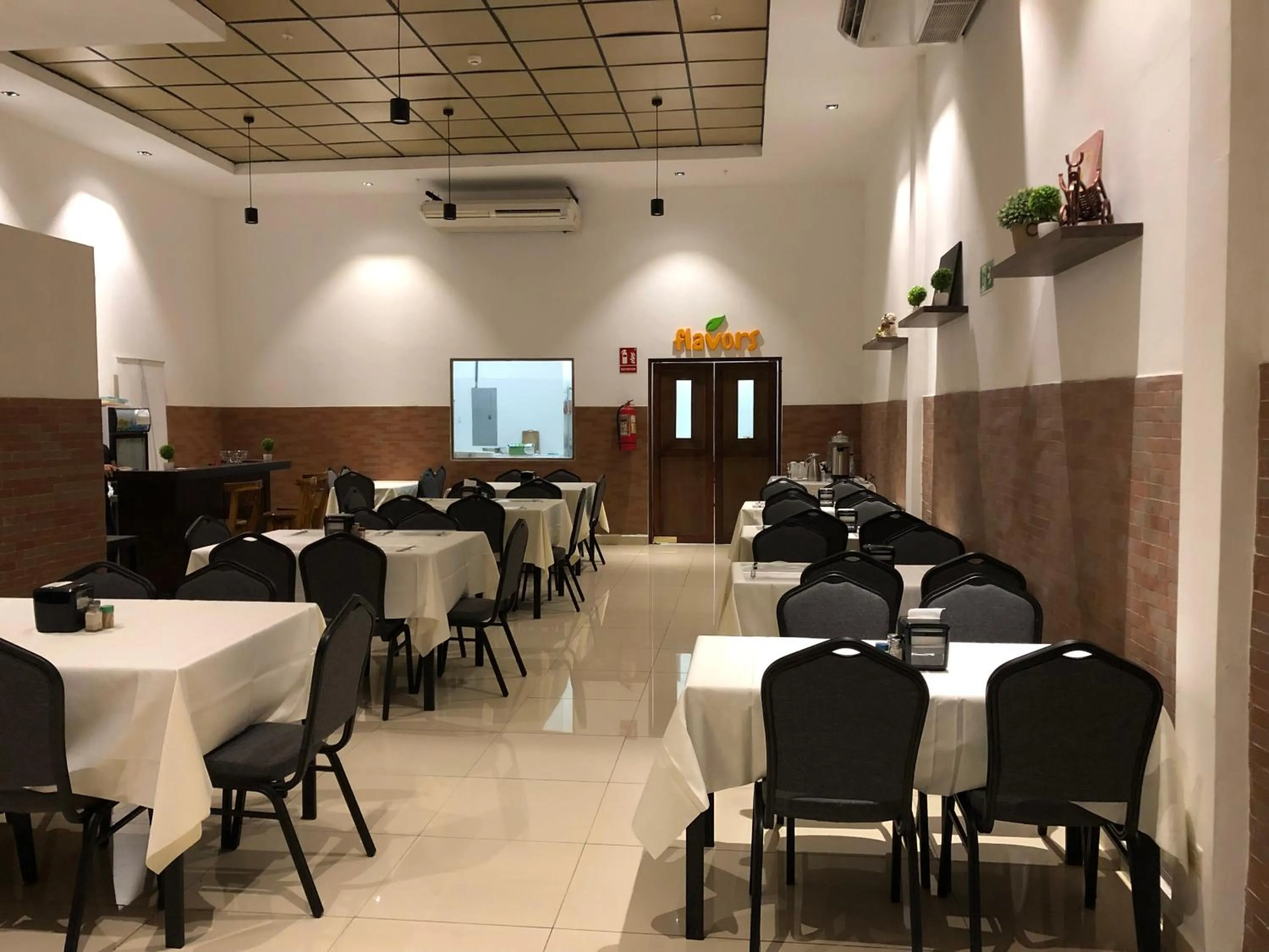 Restaurant/places to eat in Hotel F Sur Inn