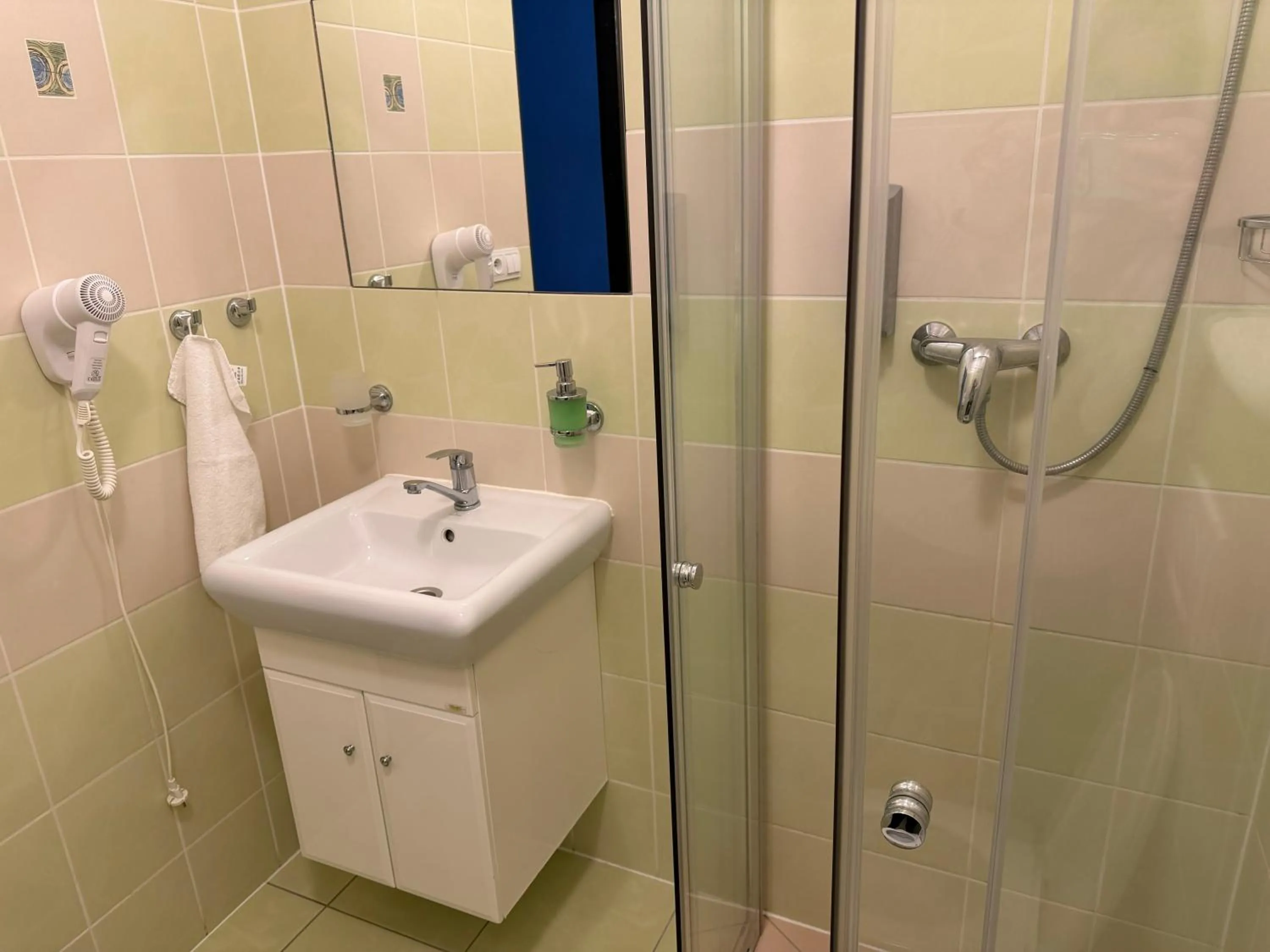 Shower in Hotel Palác