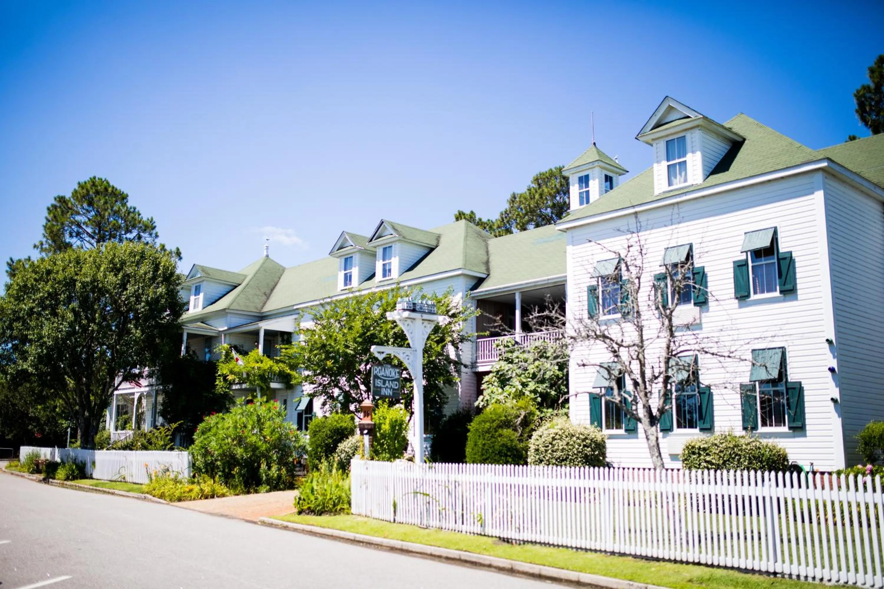 Property building in Roanoke Island Inn