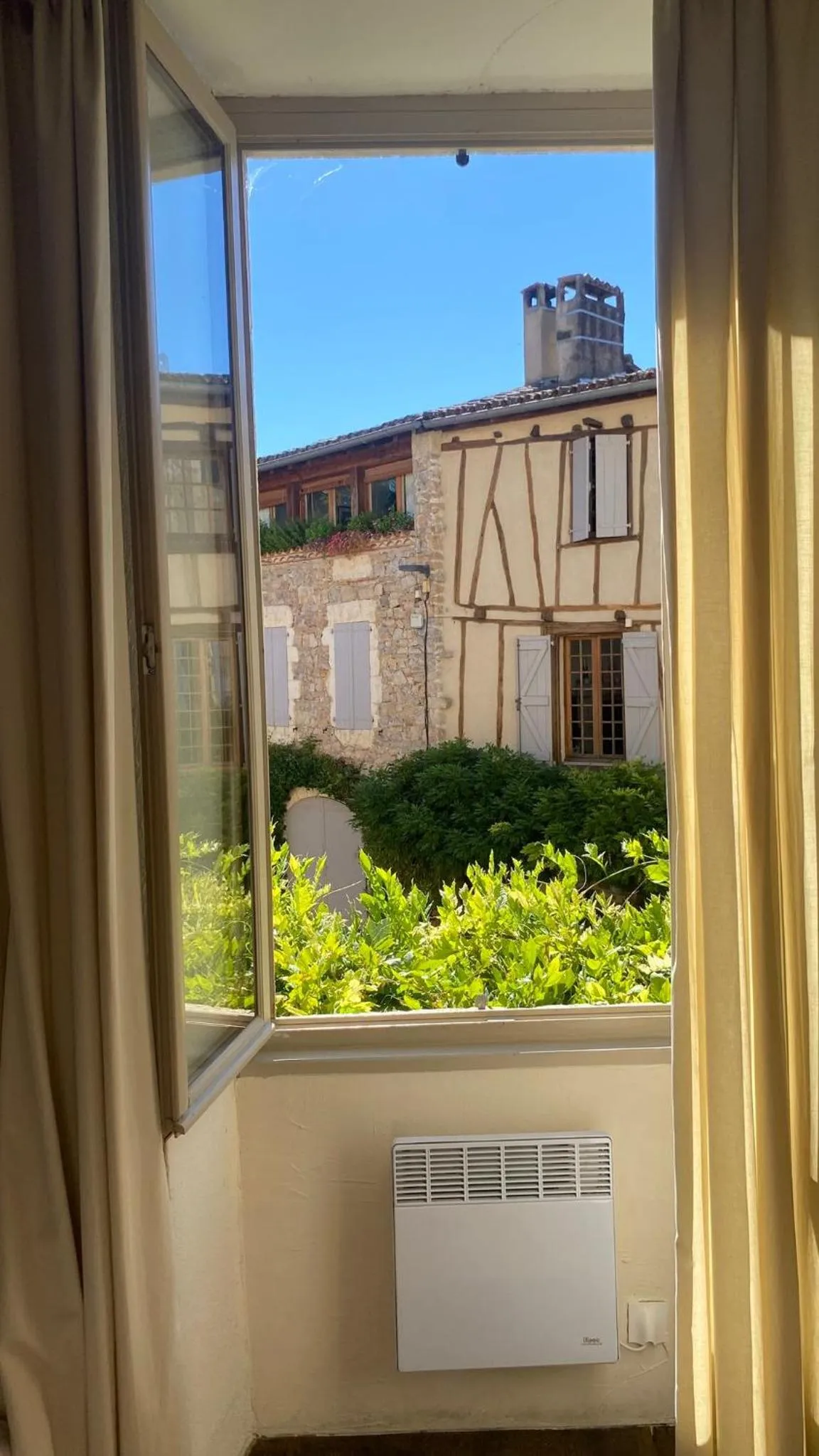 Garden view in La Maison au Puits