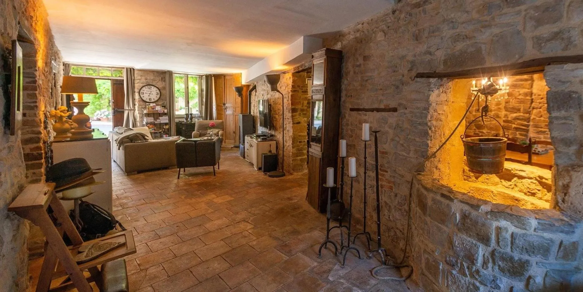 Facade/entrance in La Maison au Puits