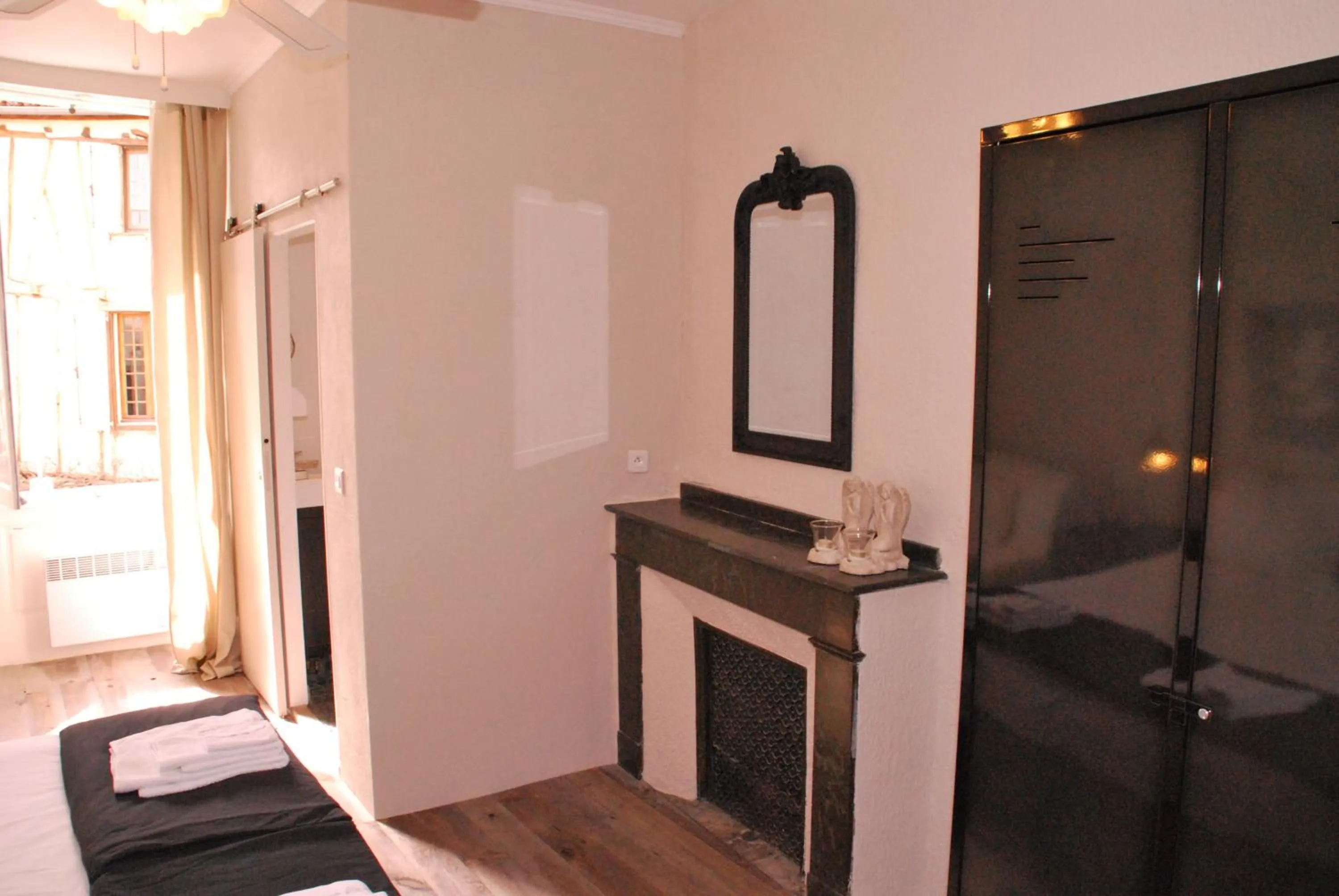 Decorative detail in La Maison au Puits