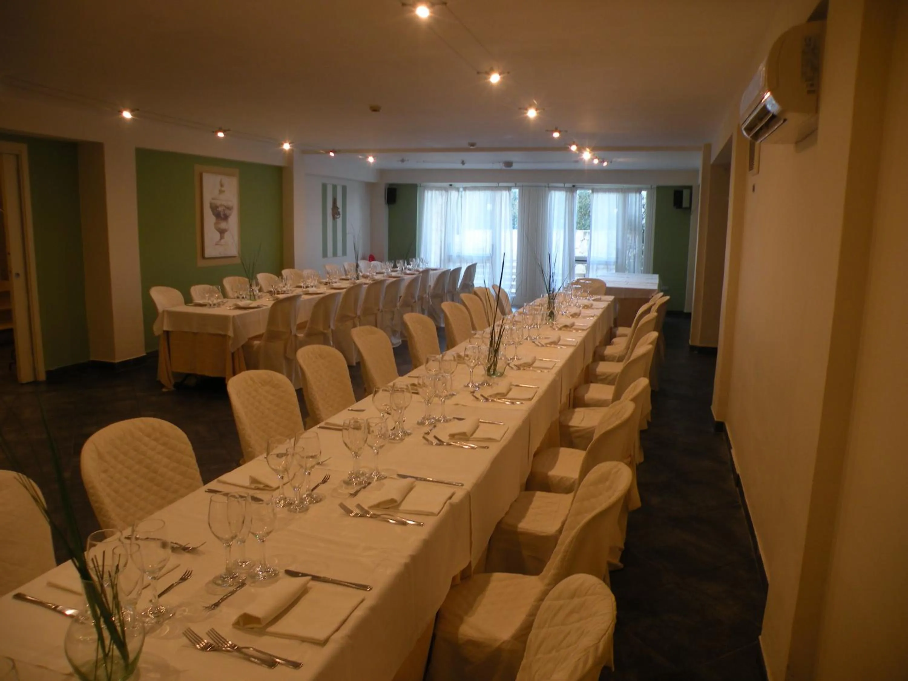 Restaurant/places to eat in Hotel La Cavalera