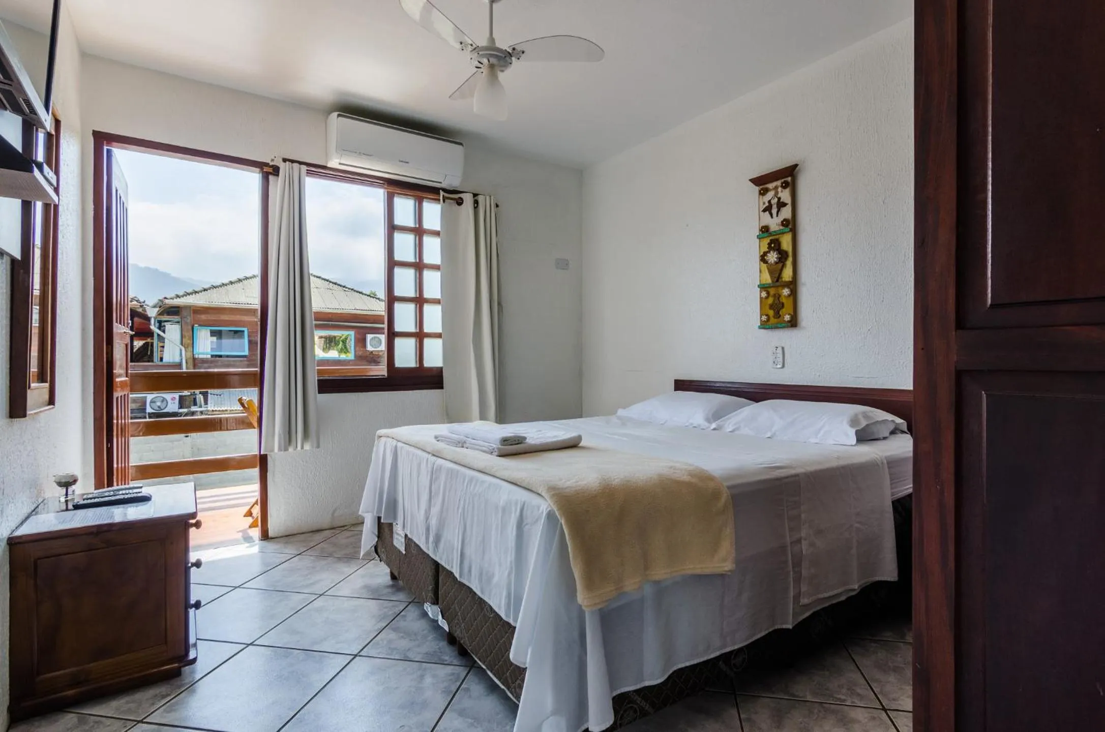 Bed in HOTELARE Hotel Brunello