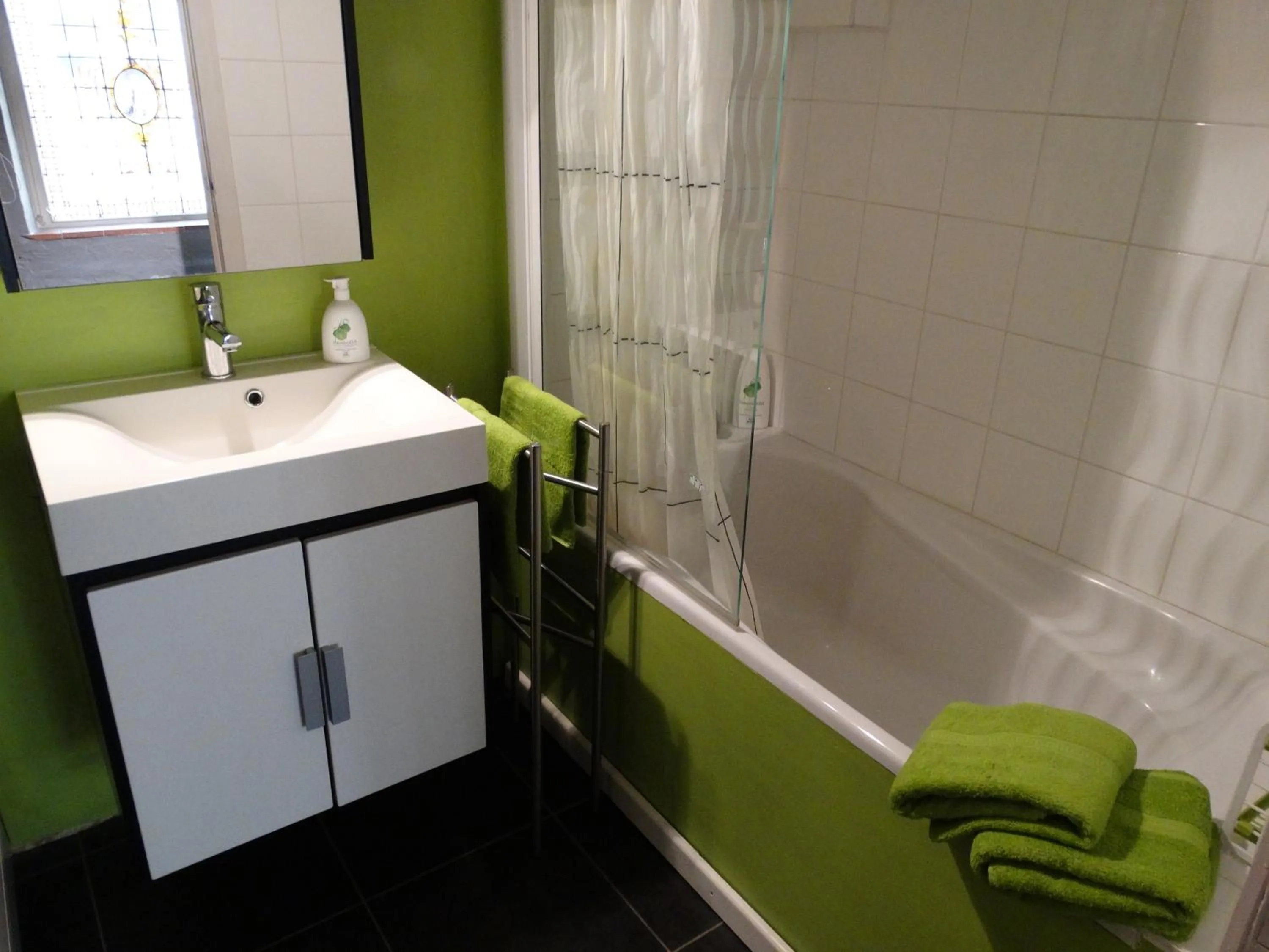 Bathroom in Huyze Peerdenbrugghe