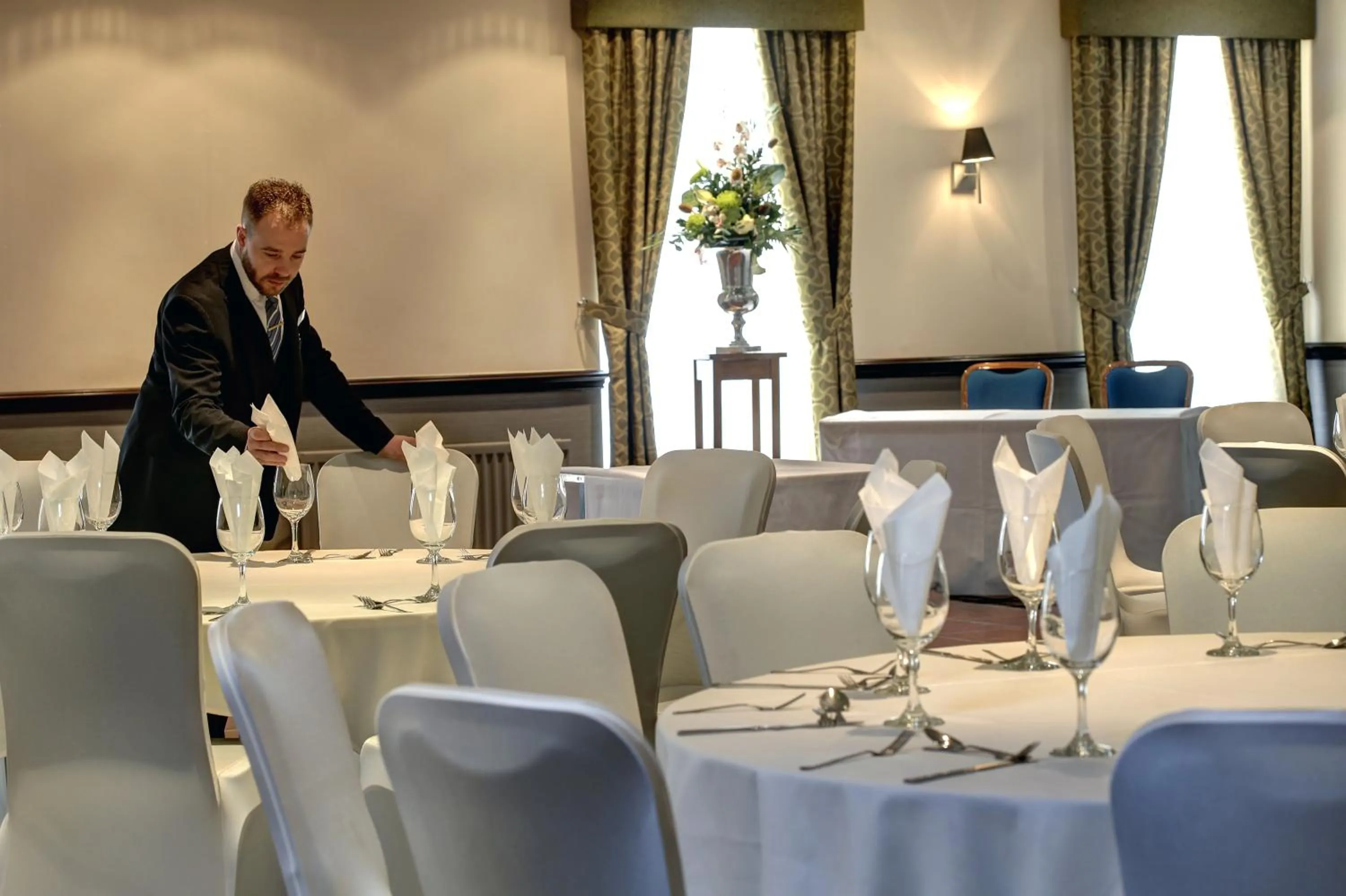 Banquet/Function facilities in Burn Hall Hotel