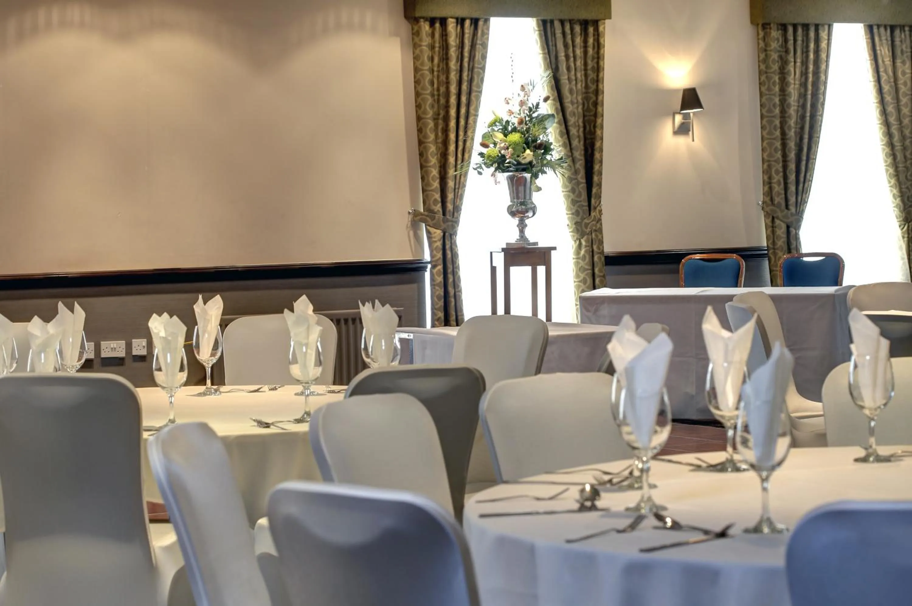 Banquet/Function facilities in Burn Hall Hotel
