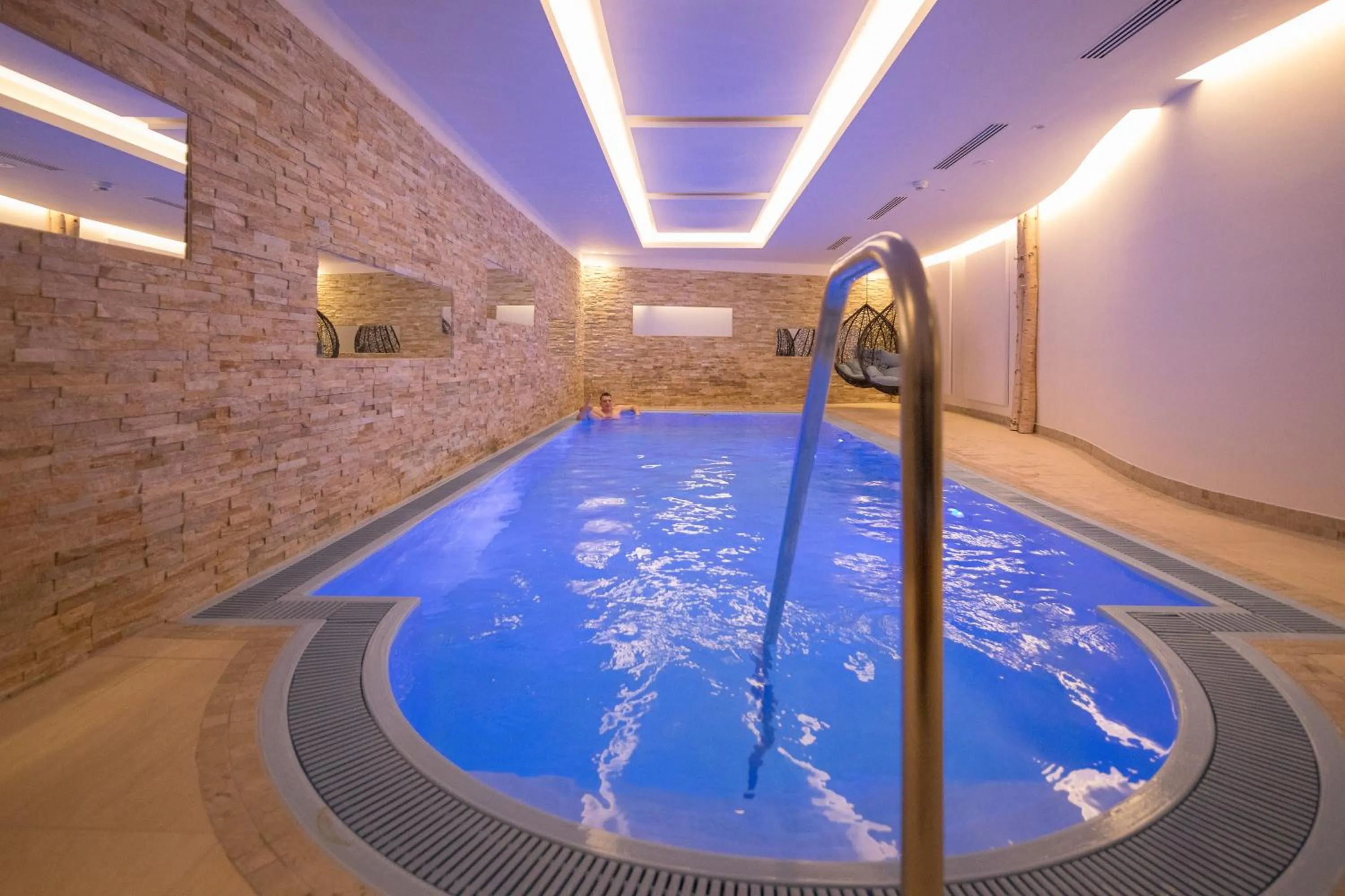 Swimming pool in Hotel Albona Nova