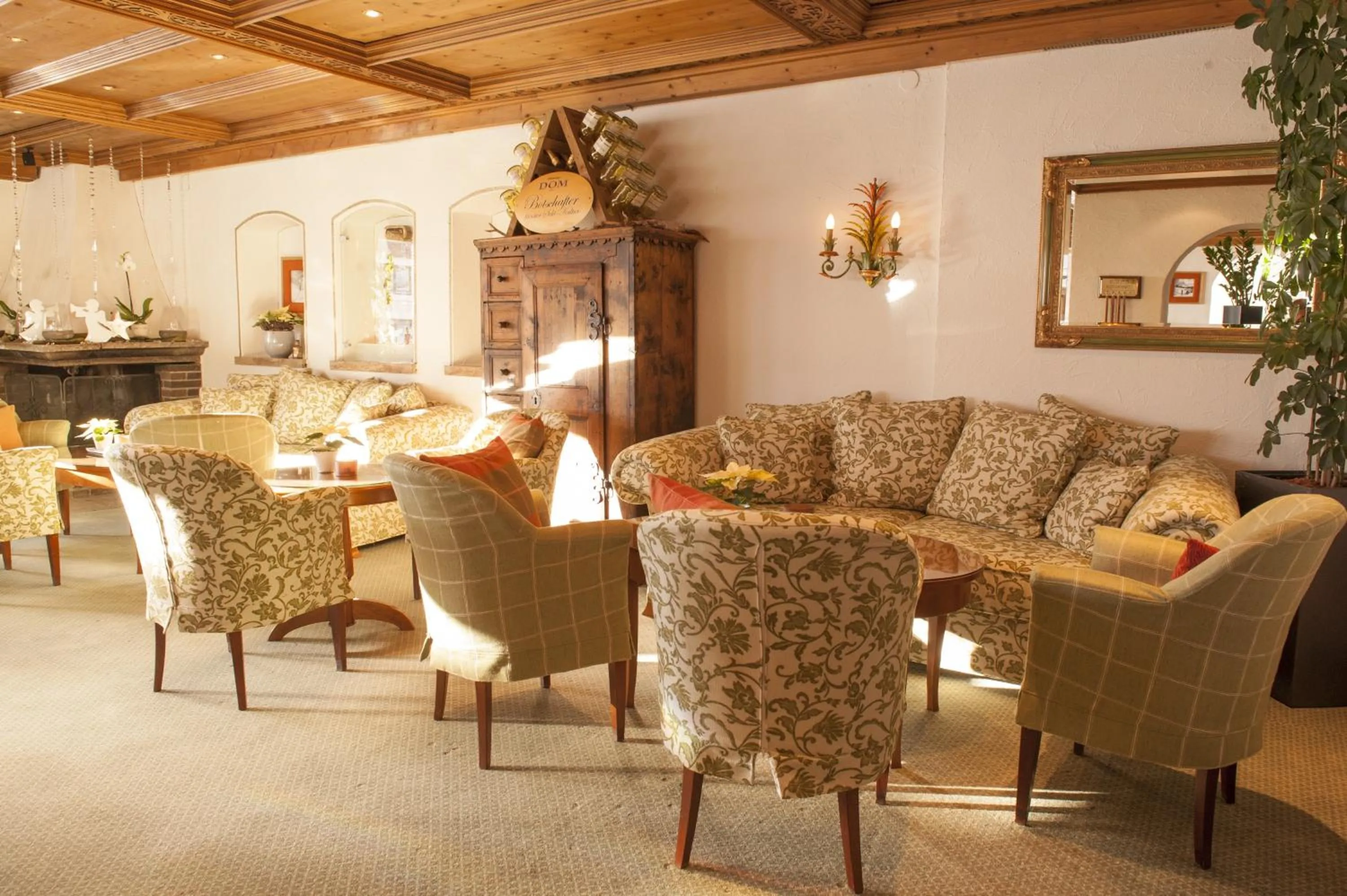 Lobby or reception in Hotel Albona Nova