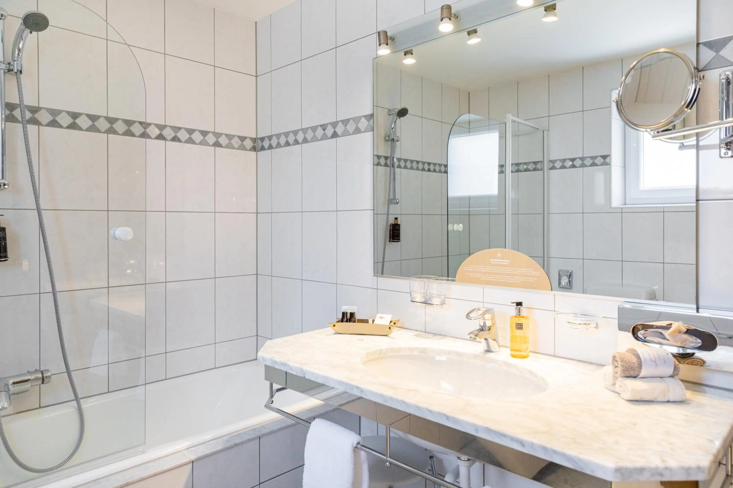 Bathroom in Hotel Albona Nova