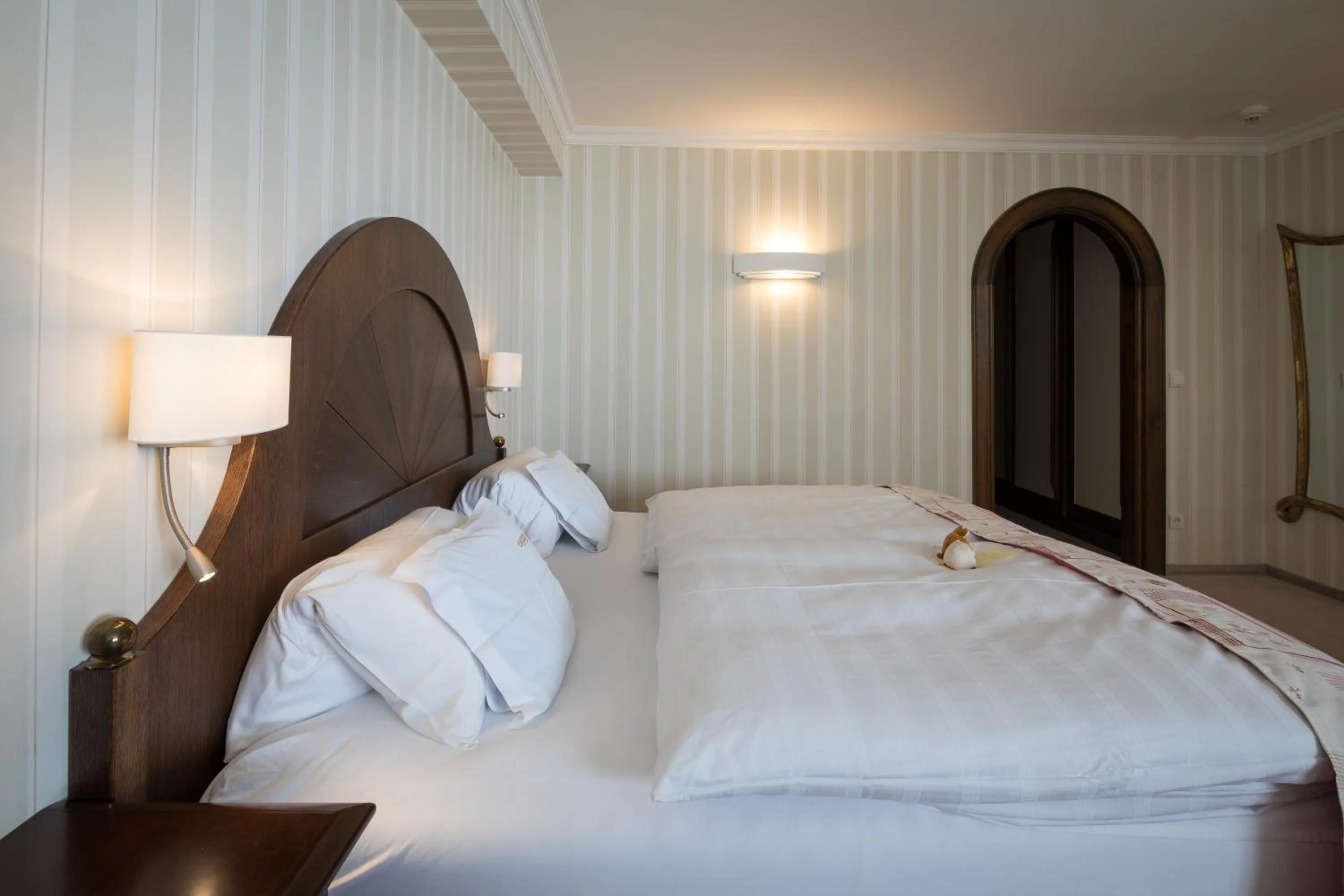 Bed in Hotel Albona Nova