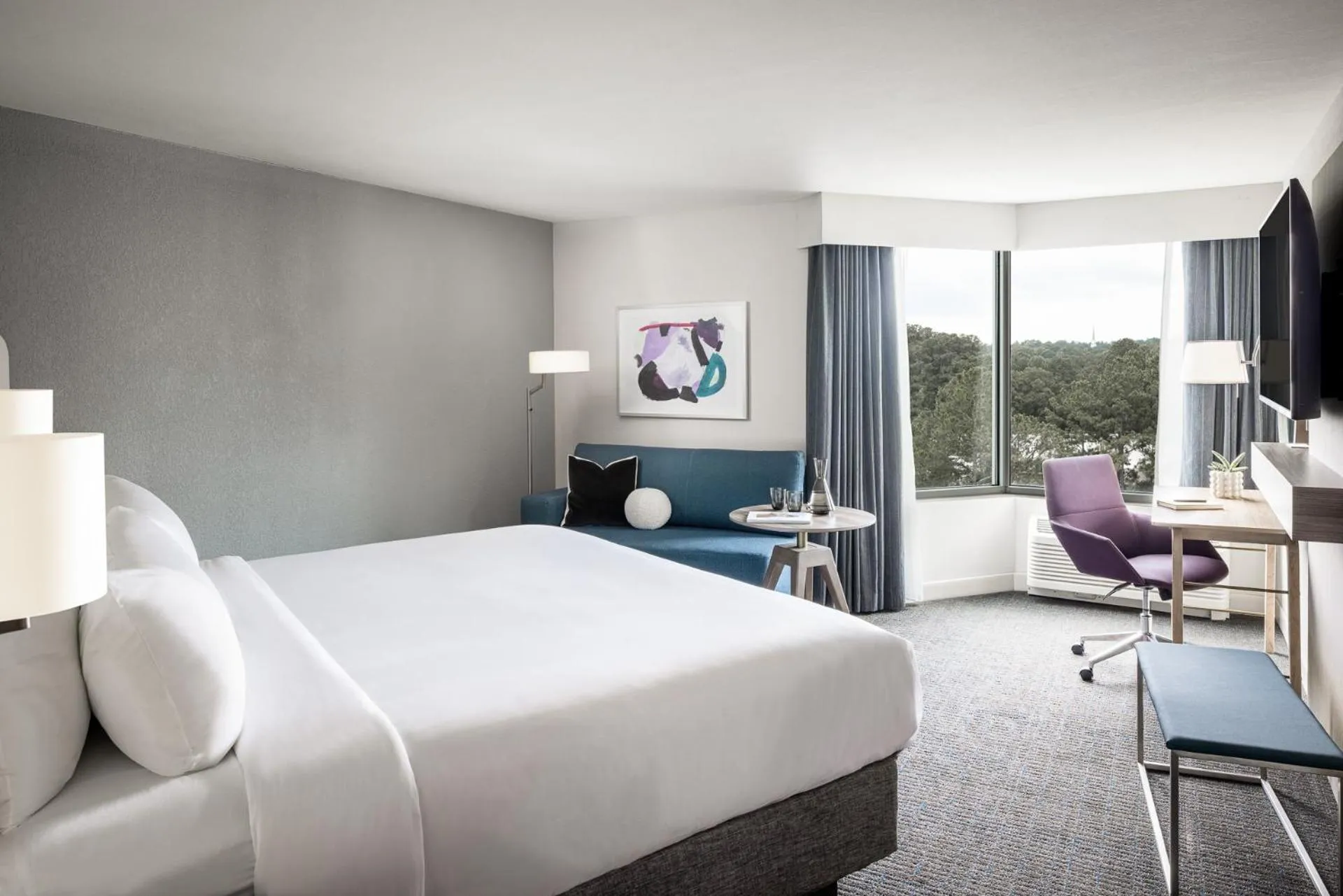 Guests, Bed in Crowne Plaza Atlanta NE - Norcross by IHG