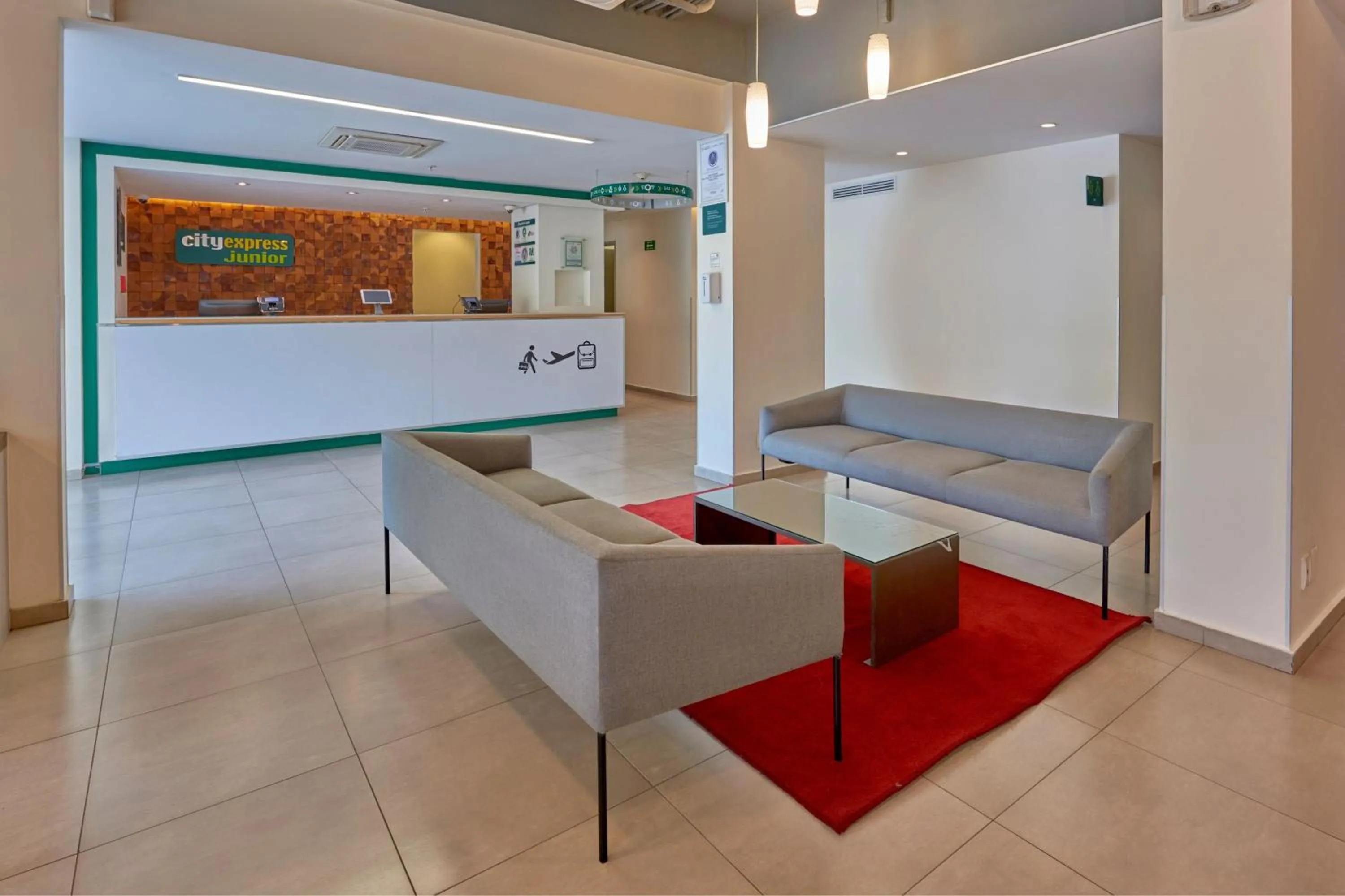 Lobby or reception in City Express Junior by Marriott Guadalajara Periferico Sur
