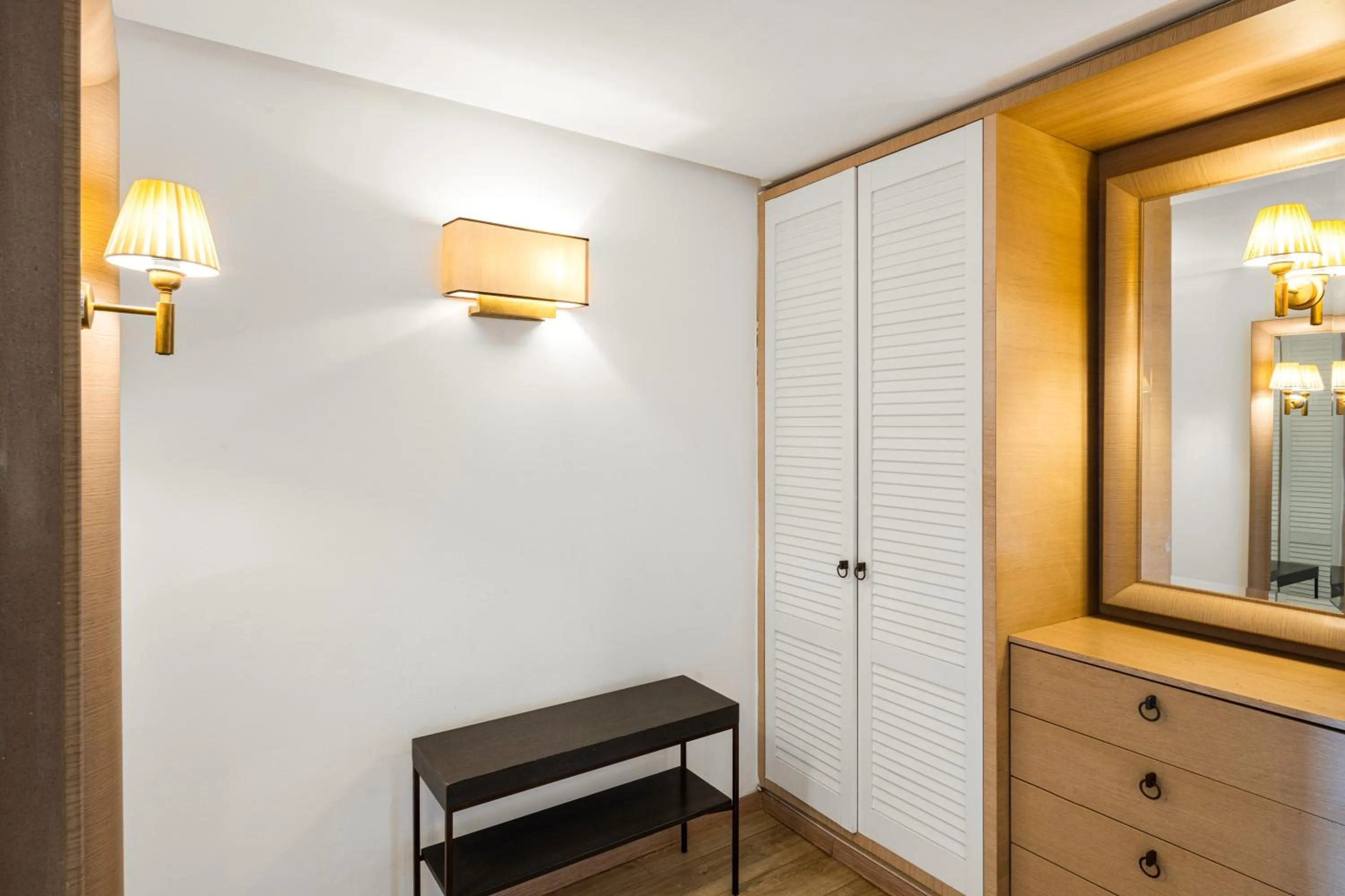 wardrobe in Pickalbatros Hôtel Du Golf - Adults Friendly 16 Years Plus- All-Inclusive