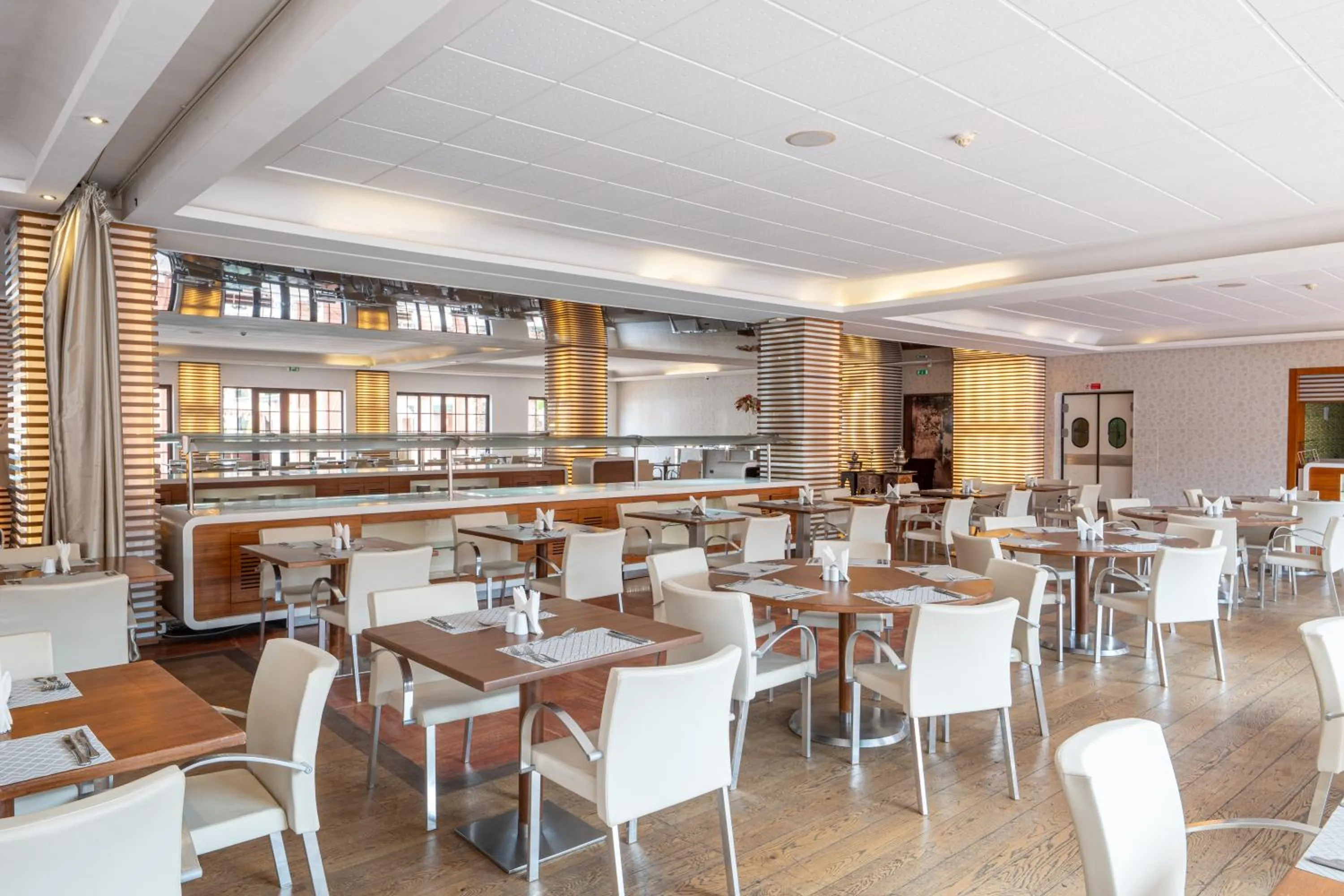 Restaurant/places to eat in Pickalbatros Hôtel Du Golf - Adults Friendly 16 Years Plus- All-Inclusive