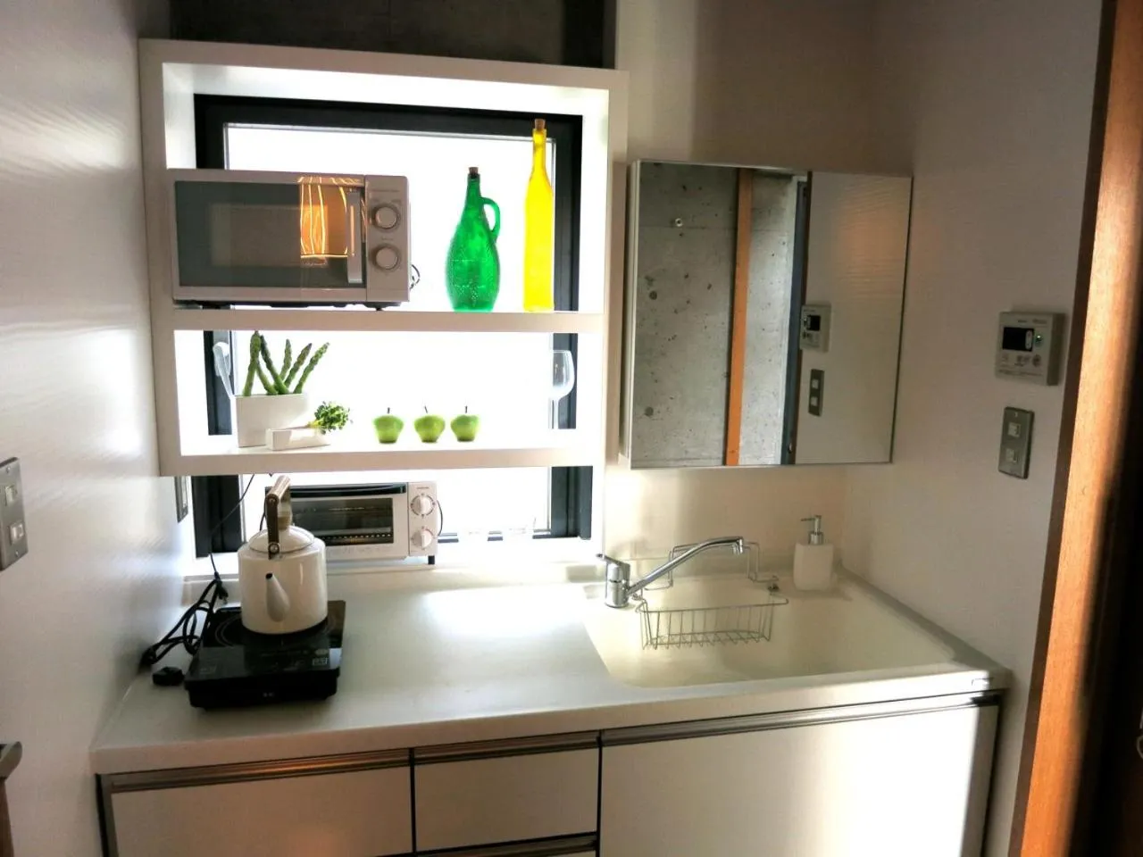 Photo of the whole room in AH87 Osaka