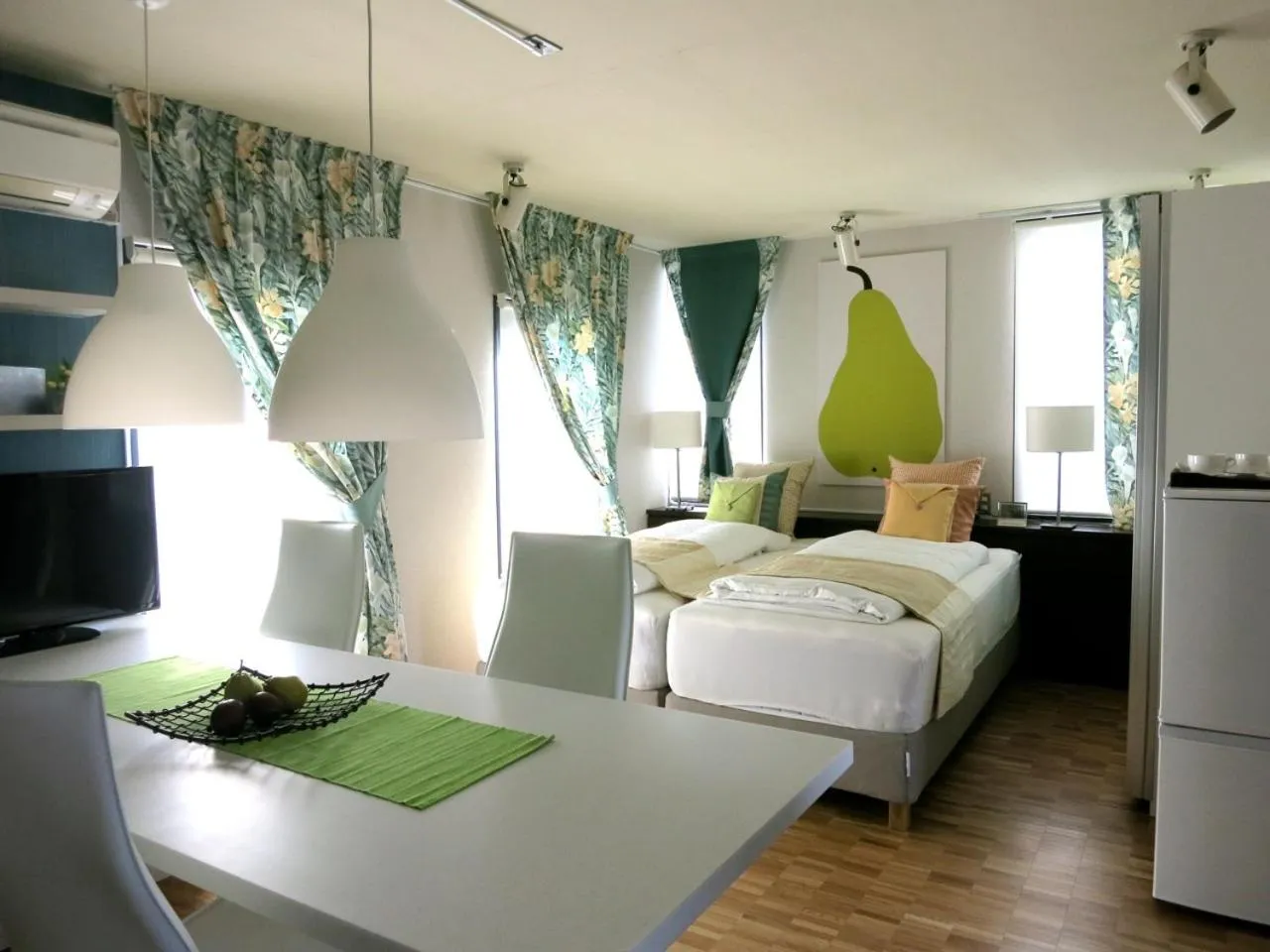 Photo of the whole room, Bed in AH87 Osaka