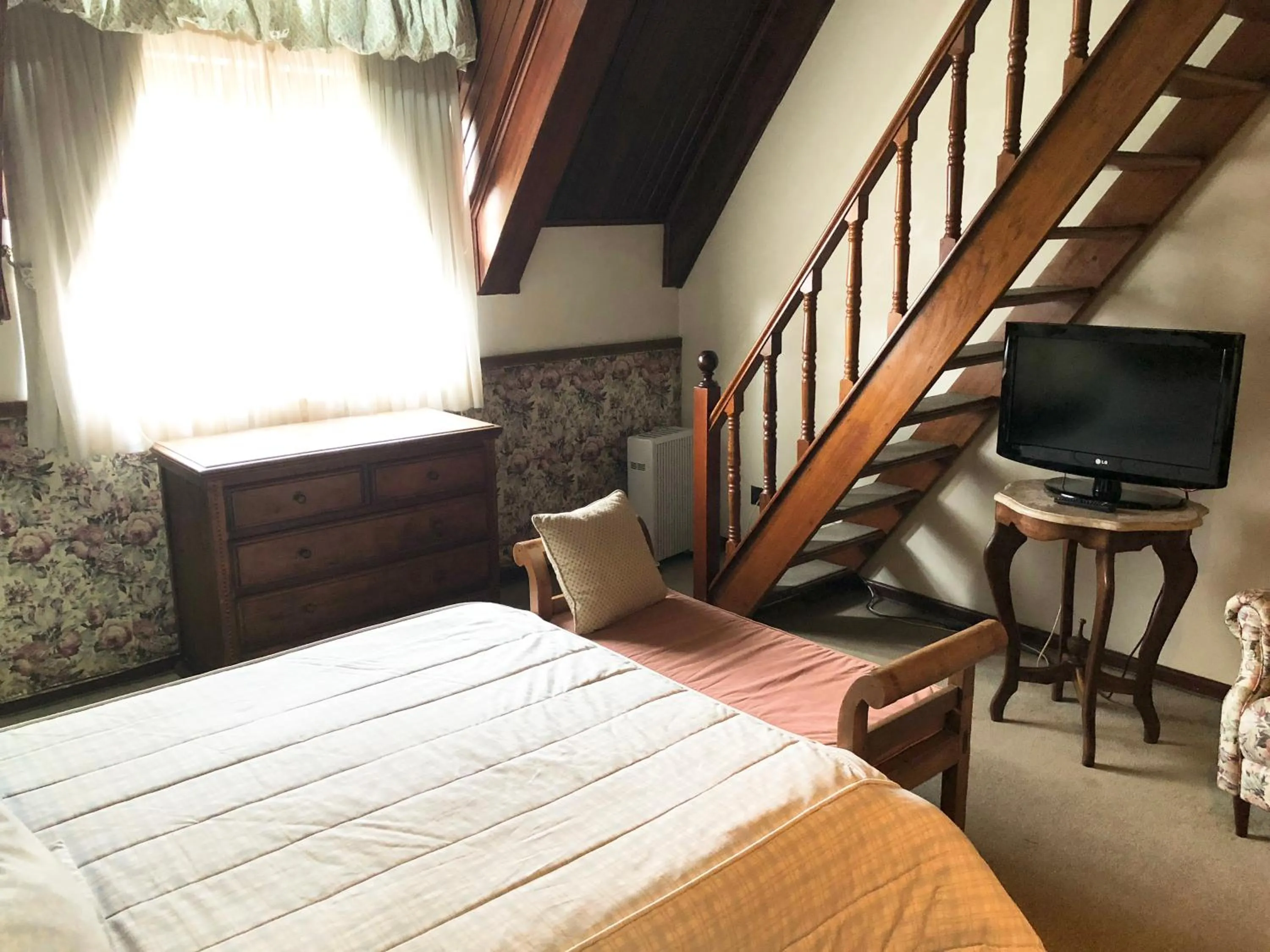 Bed in Center Suiço Flats