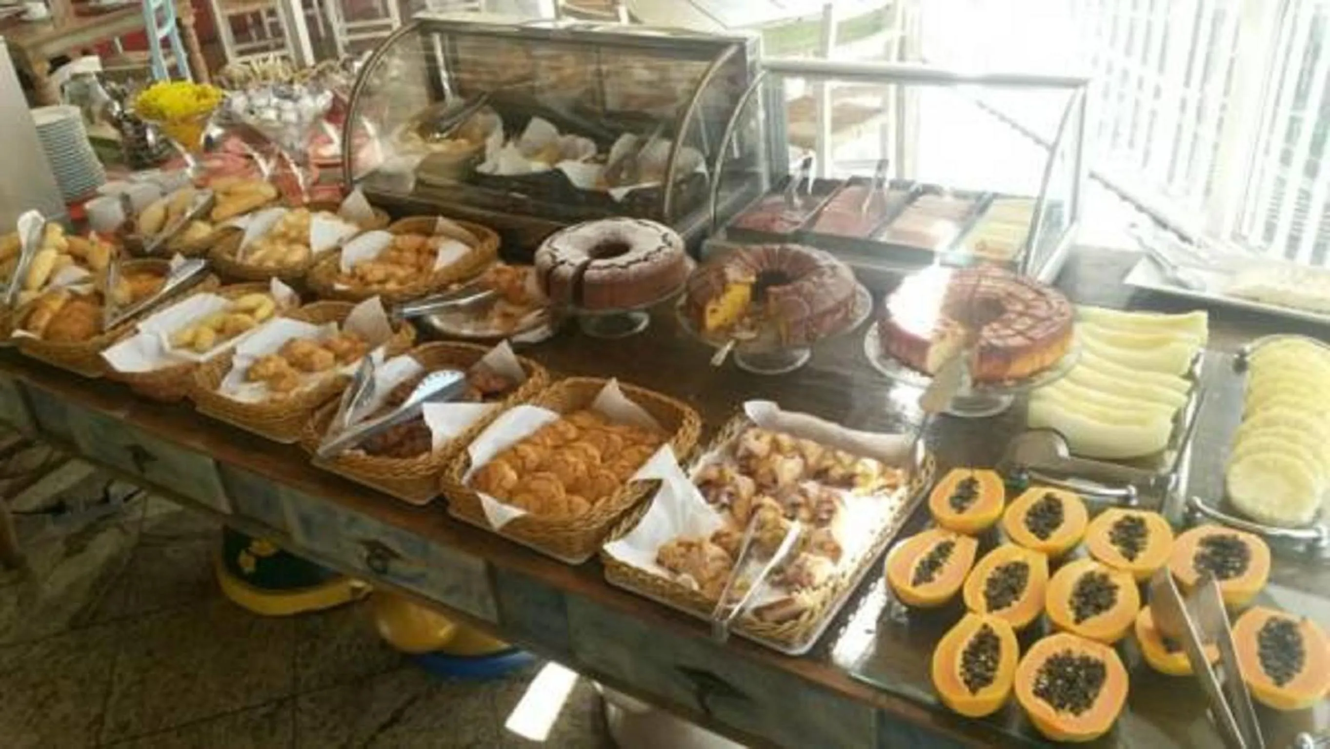 Buffet breakfast in Center Suiço Flats