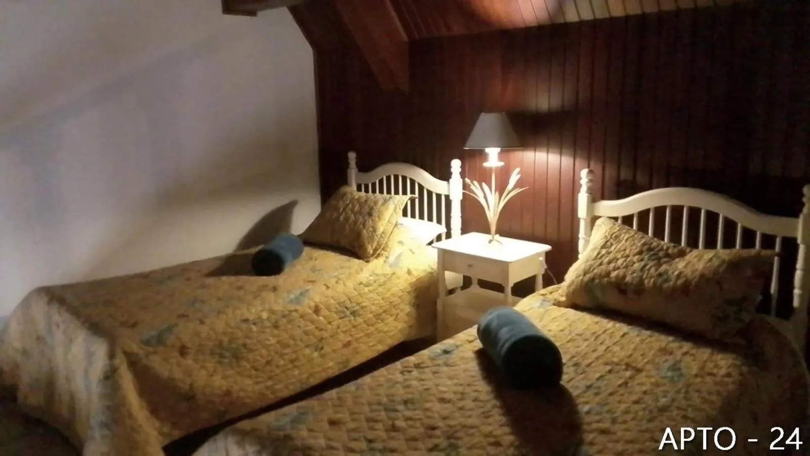 Bed in Center Suiço Flats