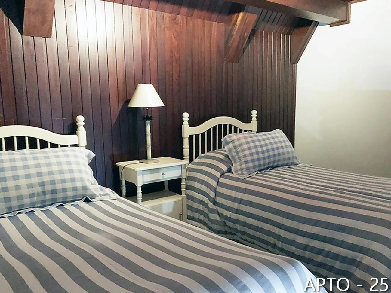 Bed in Center Suiço Flats