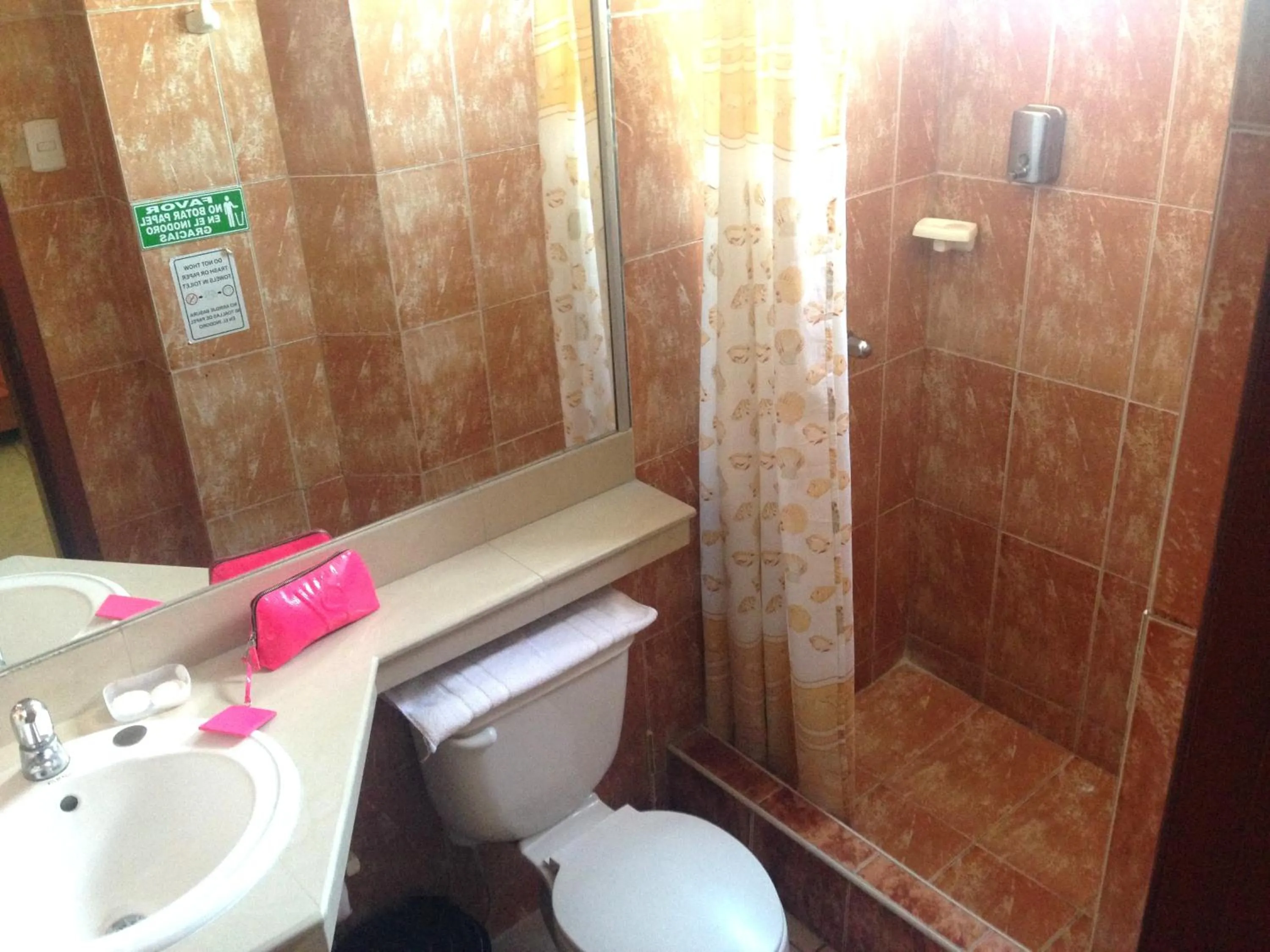 Shower in Hotel Air Suites