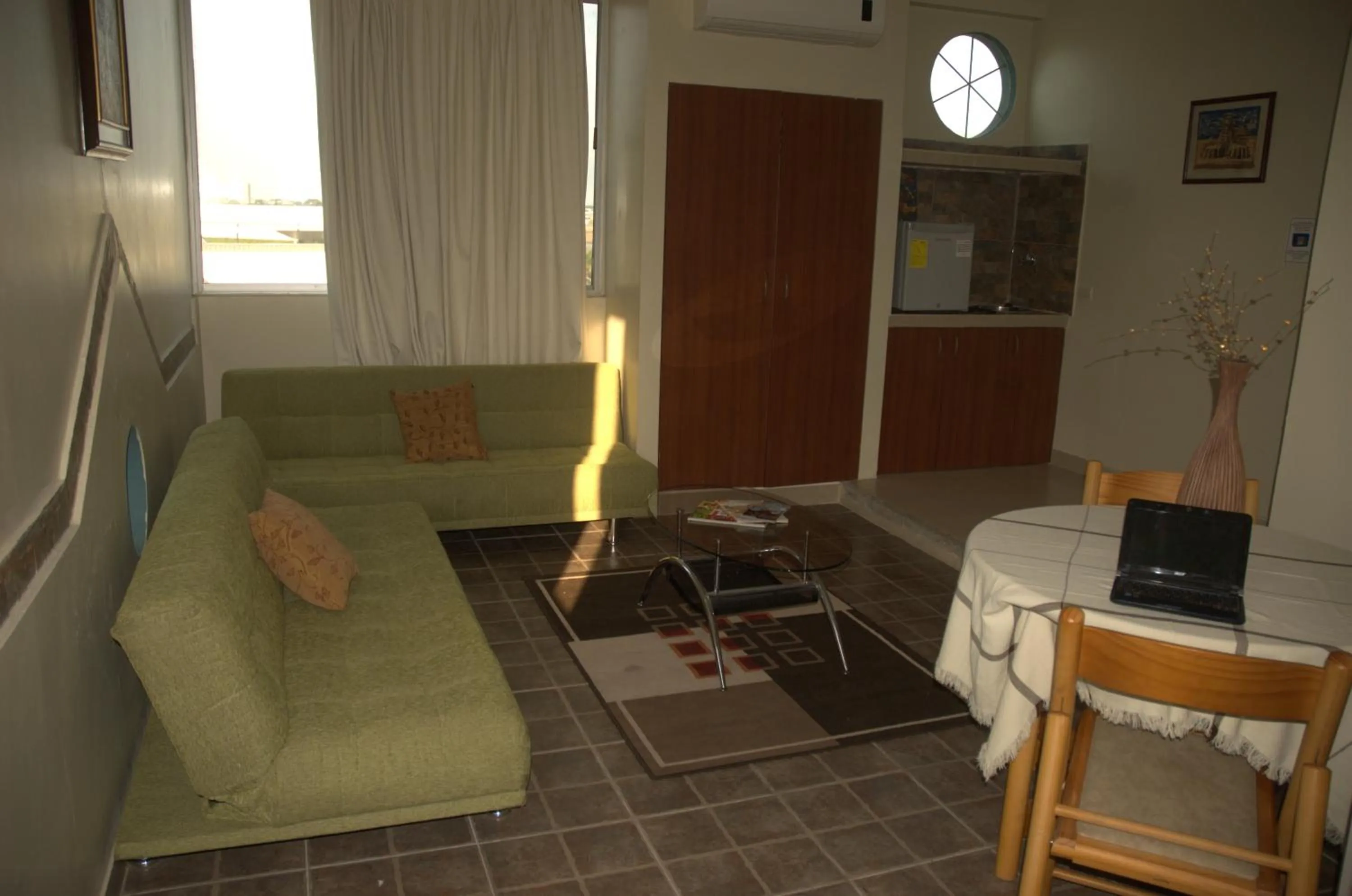 Photo of the whole room in Hotel Air Suites