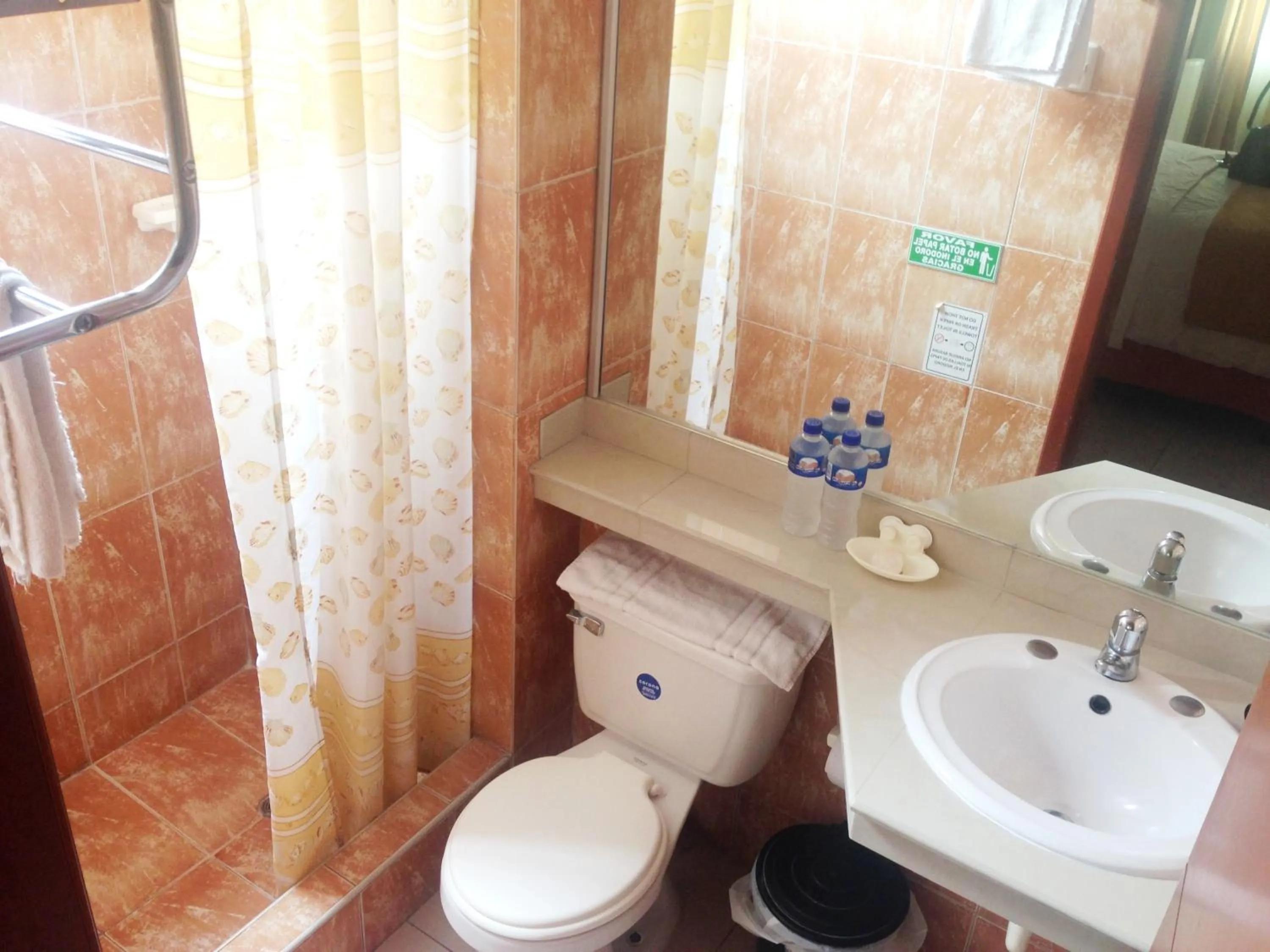 Shower in Hotel Air Suites