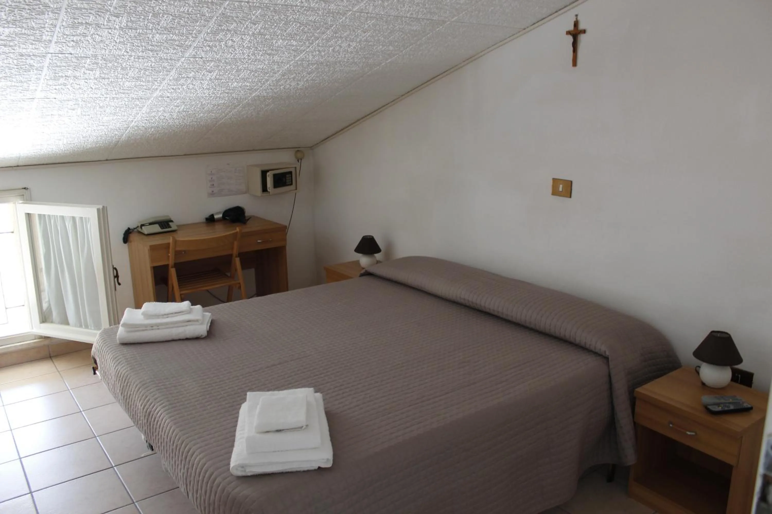 Bedroom, Bed in Hotel Carezza