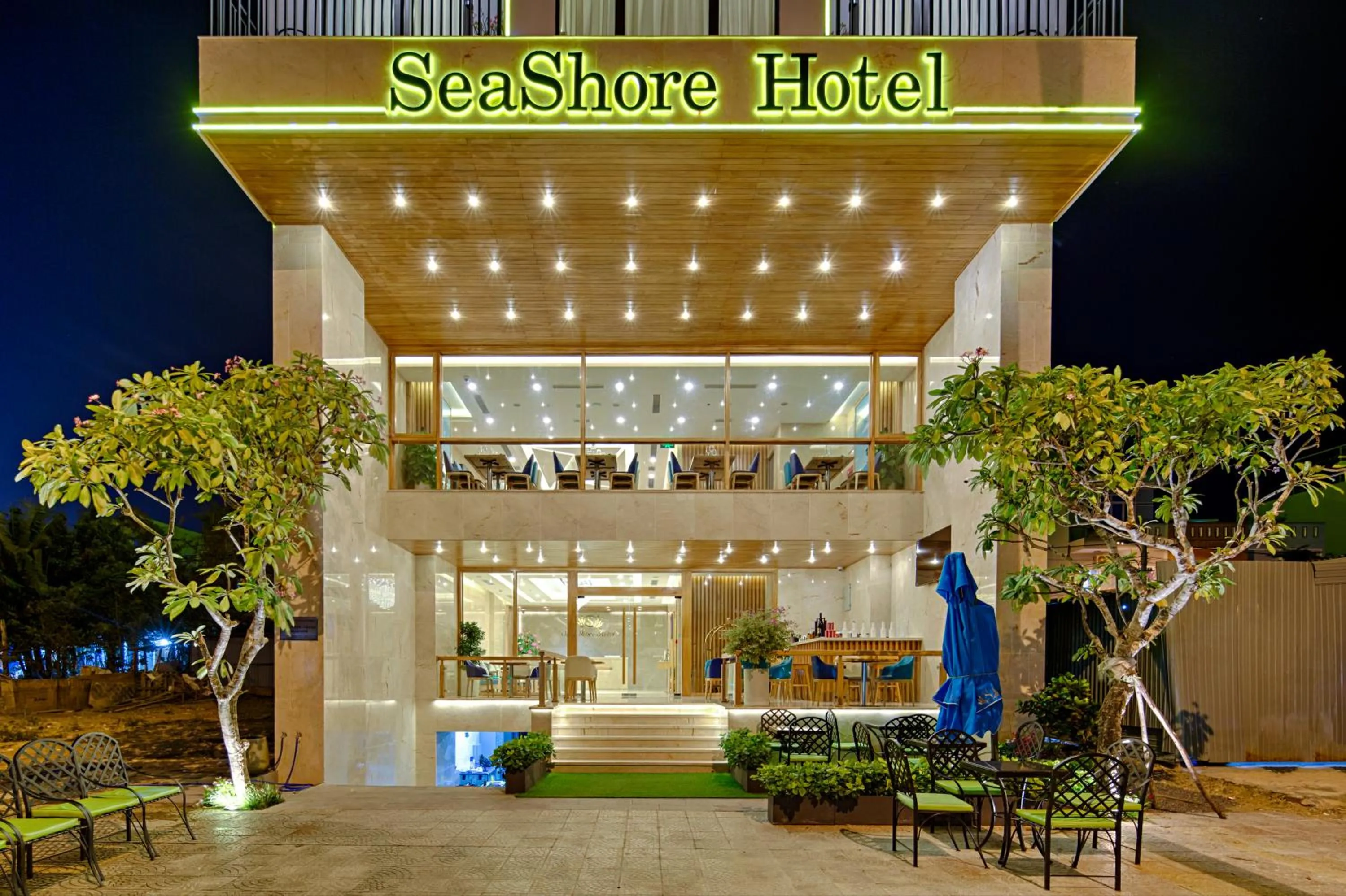 Facade/entrance in Seashore Hotel & Apartment
