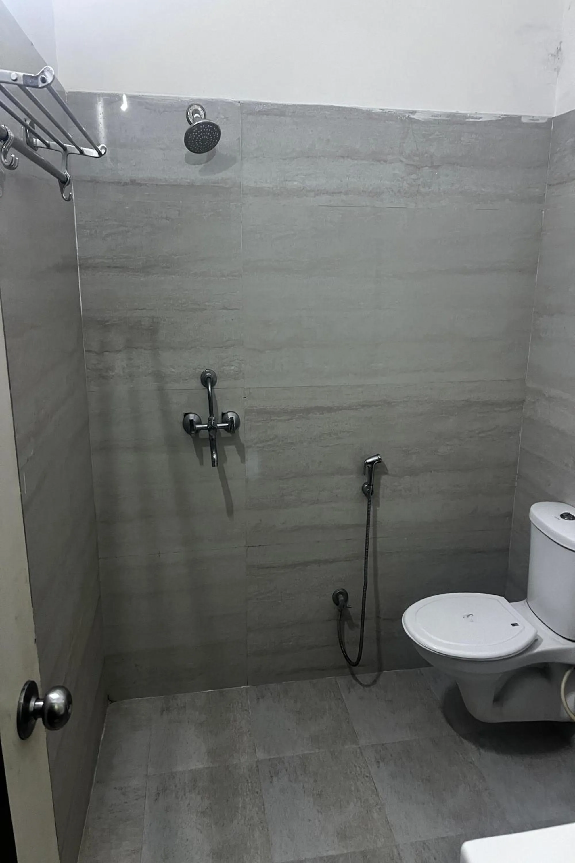 Bathroom in Gypsy Monkey