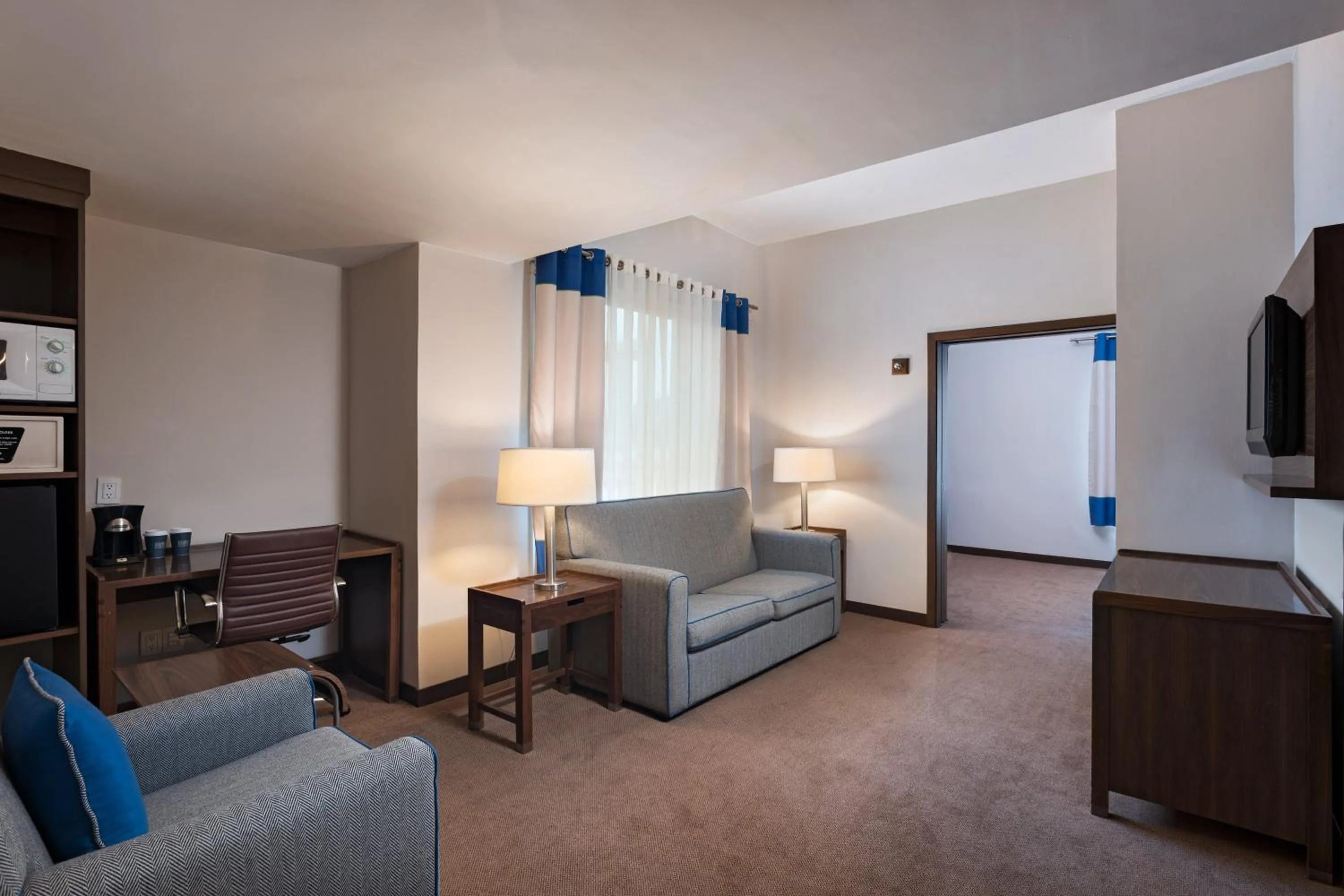 Living room in Four Points by Sheraton Galerias Monterrey