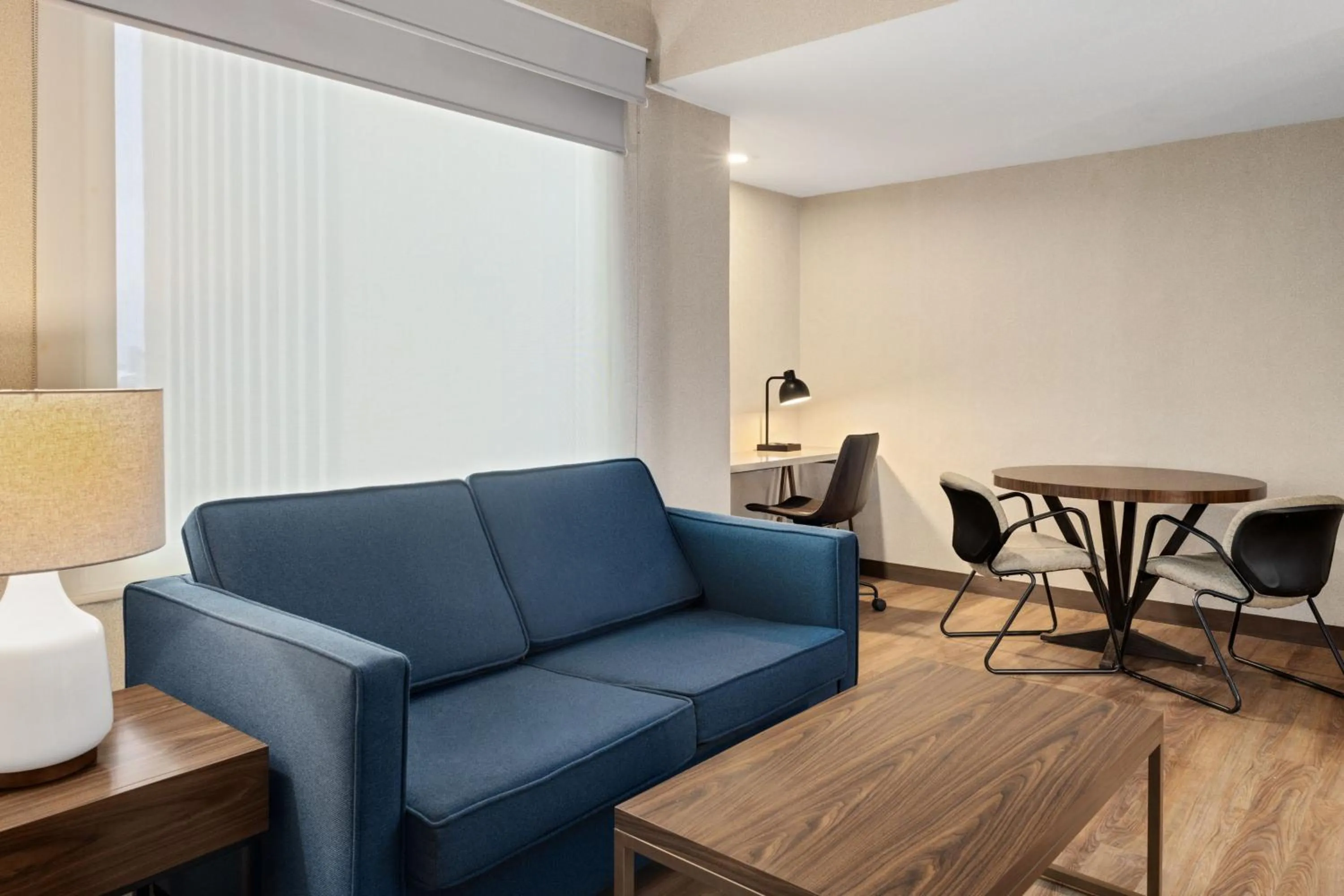 Photo of the whole room in Four Points by Sheraton Galerias Monterrey