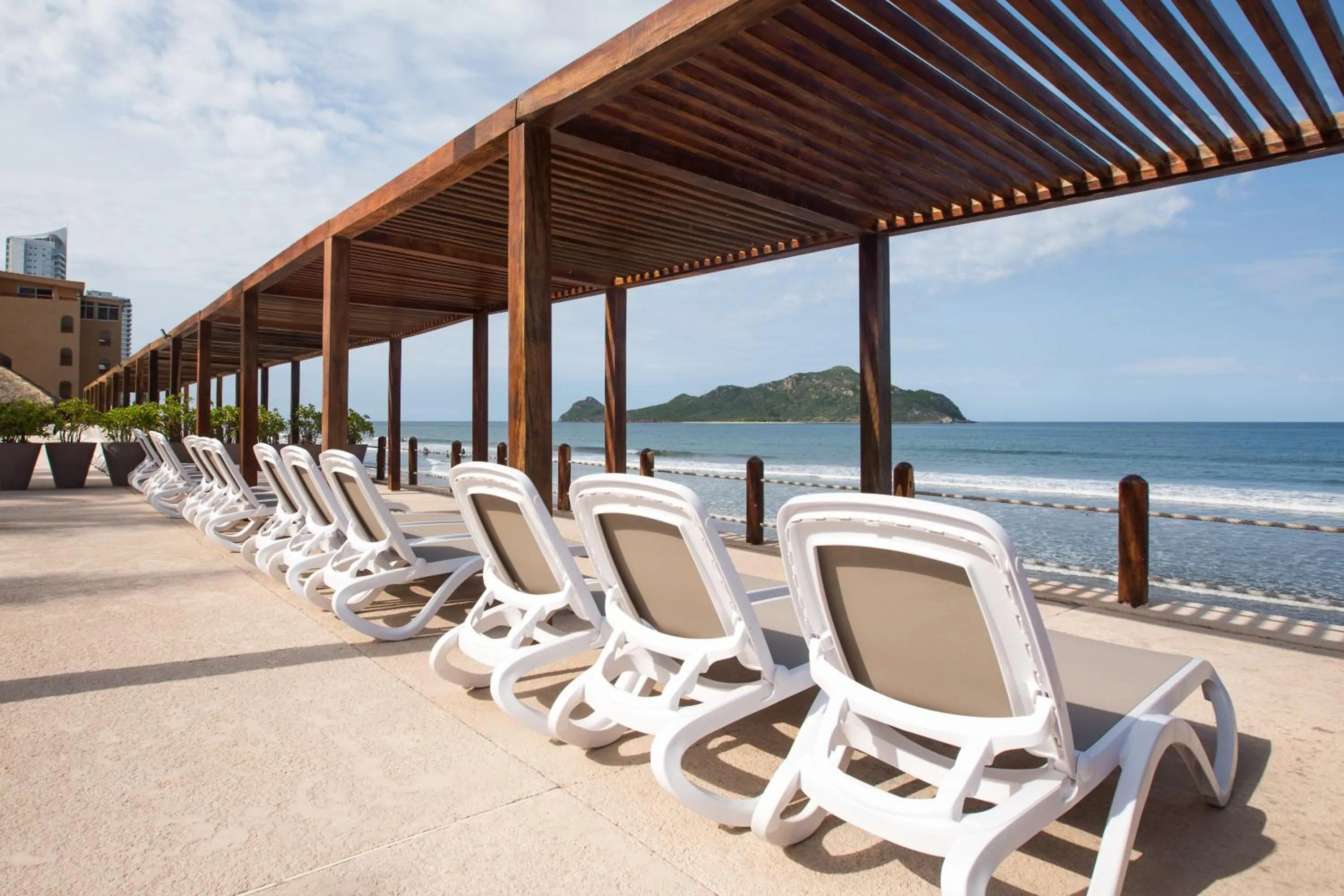 Solarium in Costa de Oro Beach Hotel