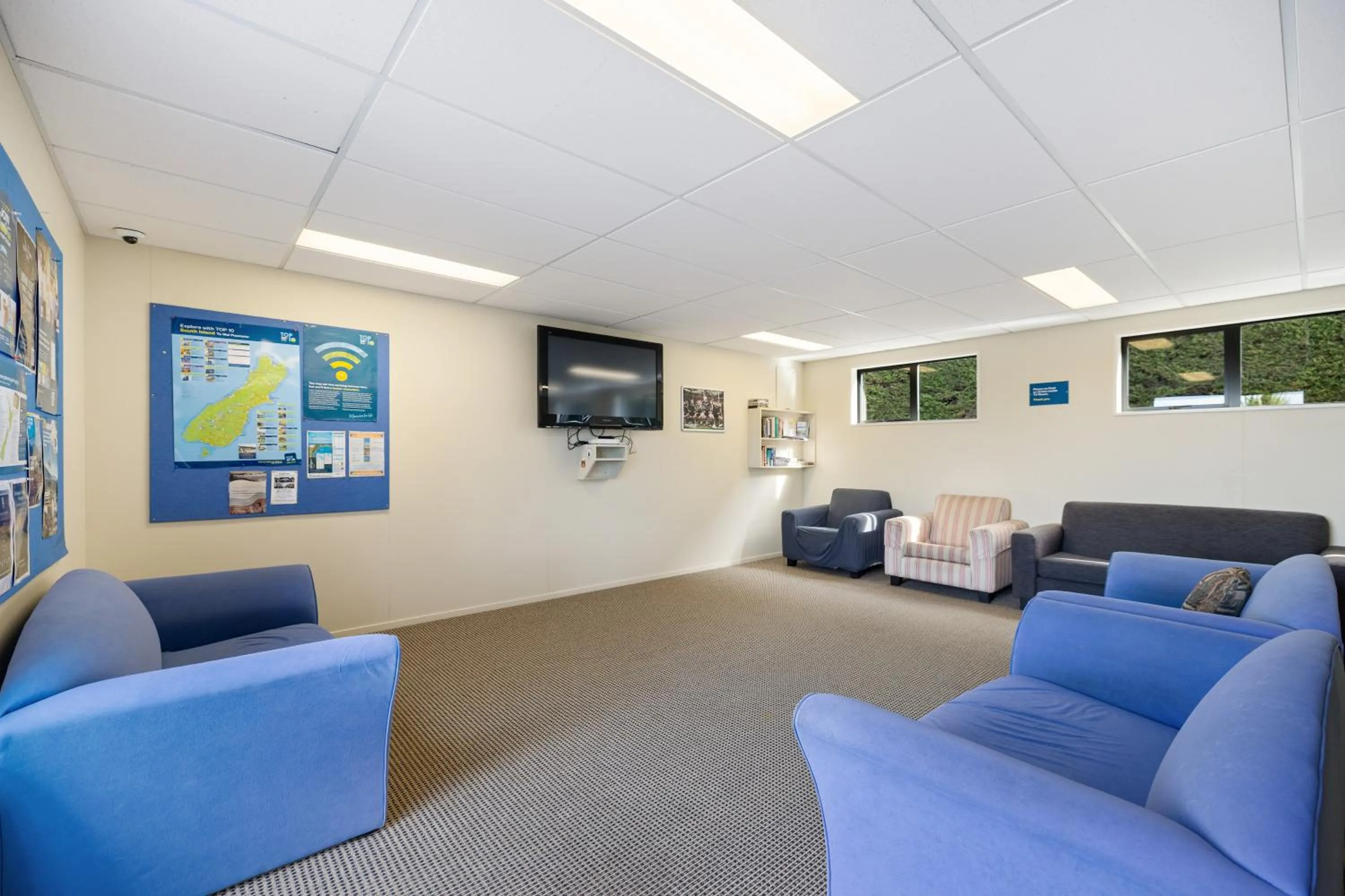 Communal lounge/ TV room in Kaikōura TOP 10 Holiday Park